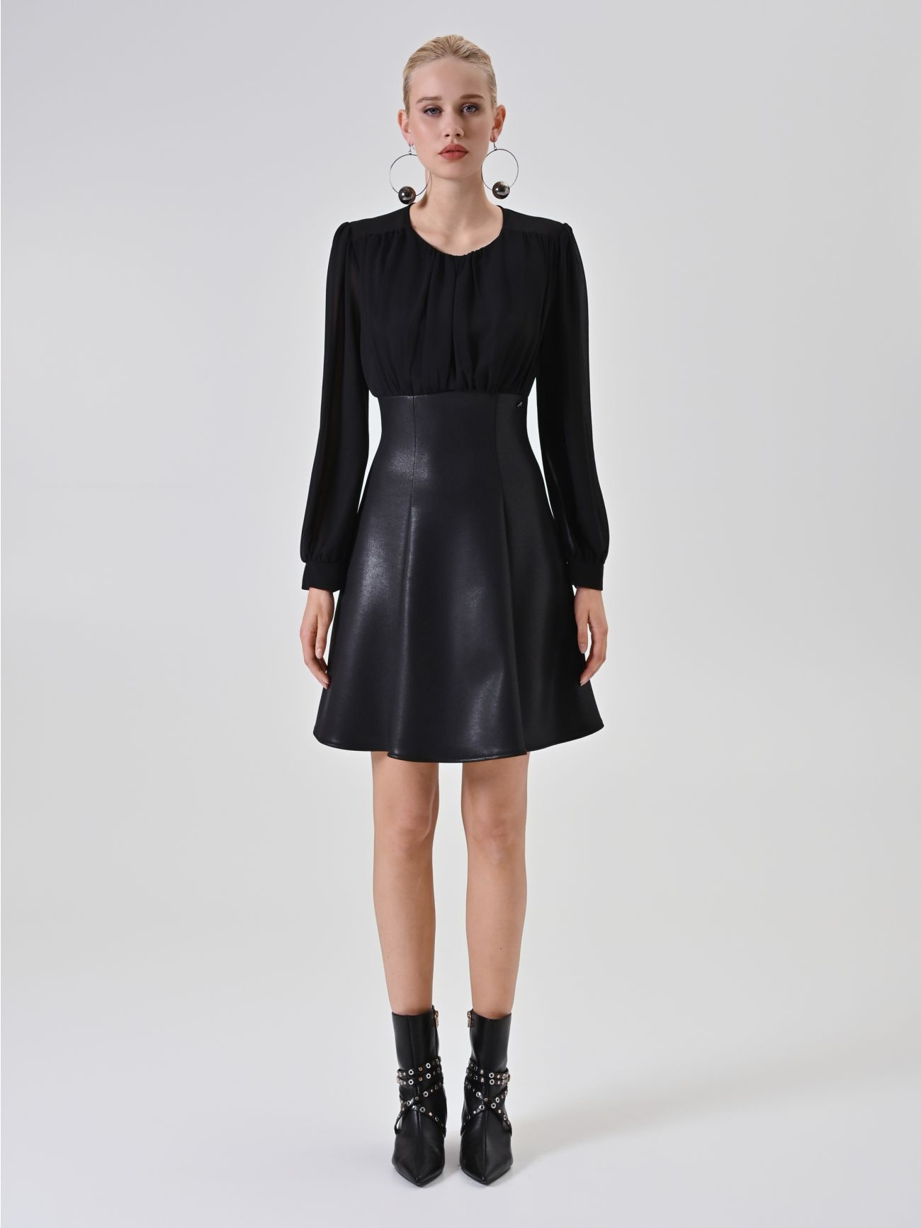 Black Contrast-Fabric Puff Sleeve Mini Dress det_1