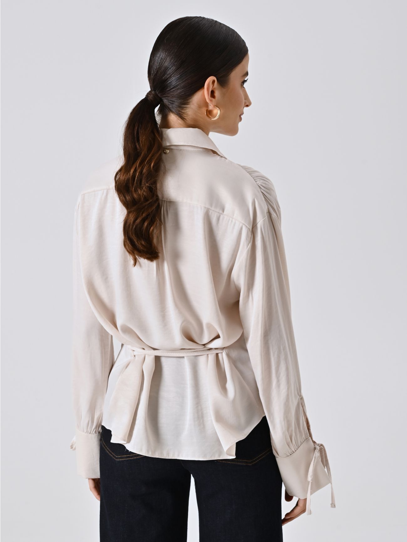 Beige Bluse mit Bändern 3 Rinascimento Beige Bluse mit Bändern det_3