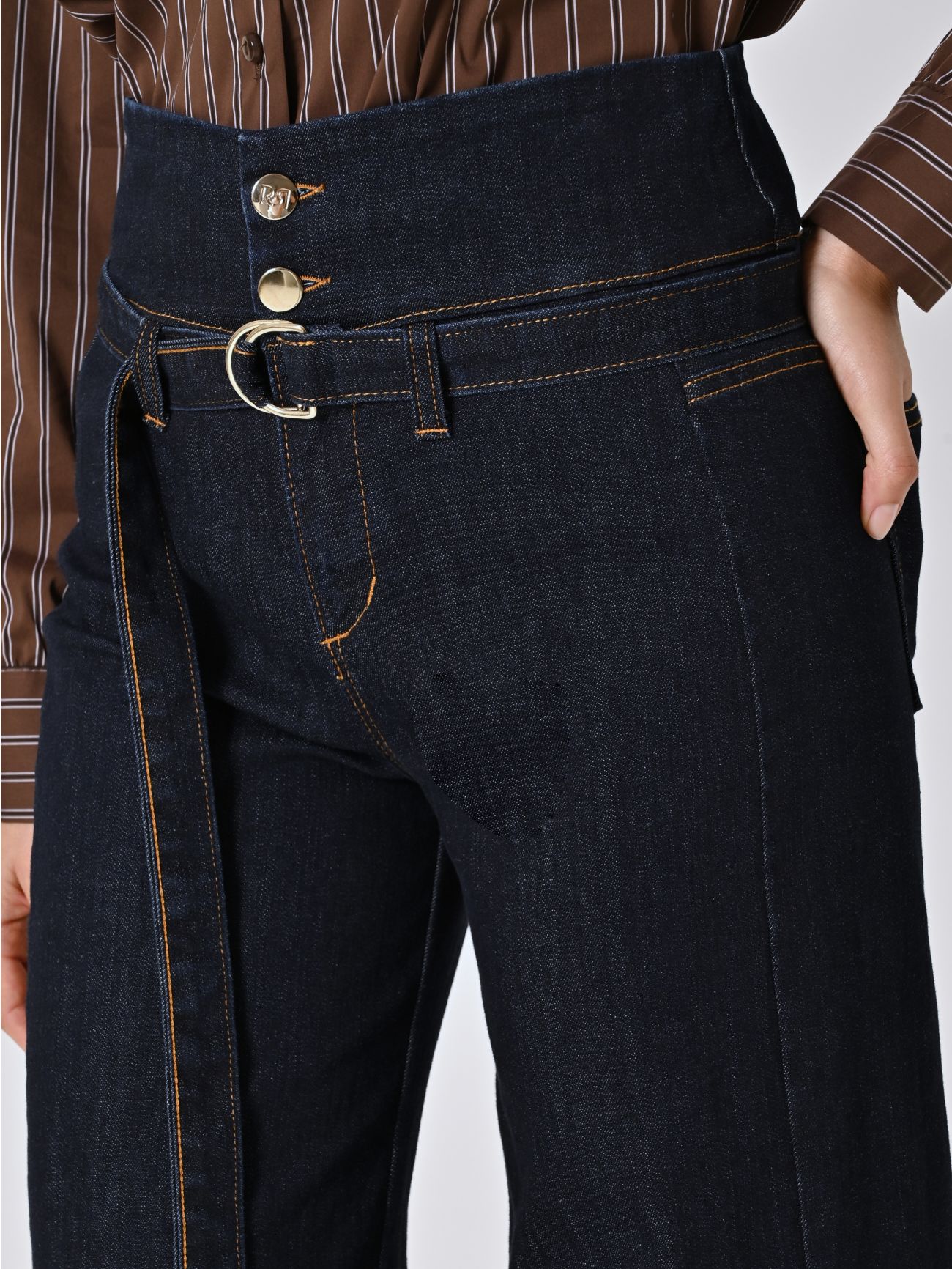 Dark-wash Jeans with Belt in_i5