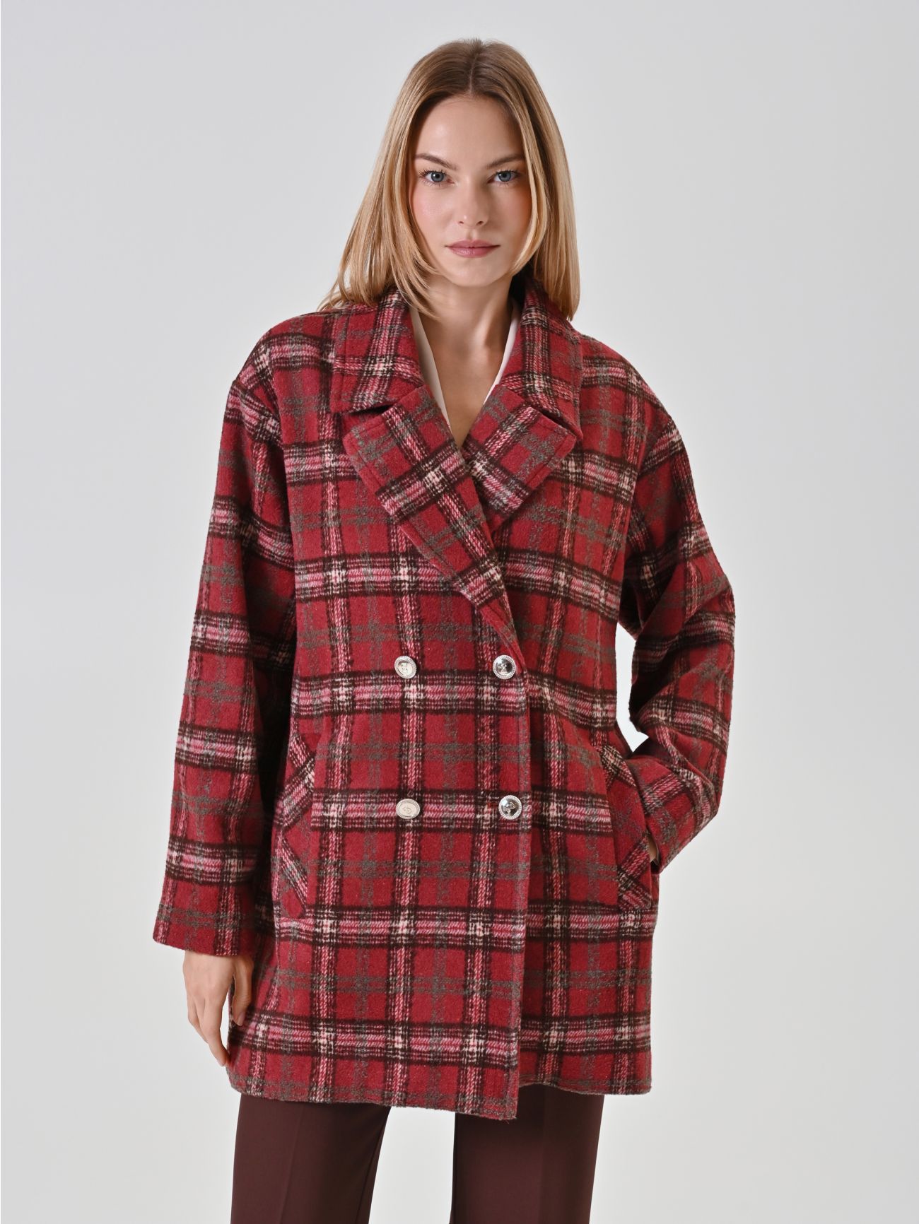 Burgundy Check Double-Breasted Coat in_i7