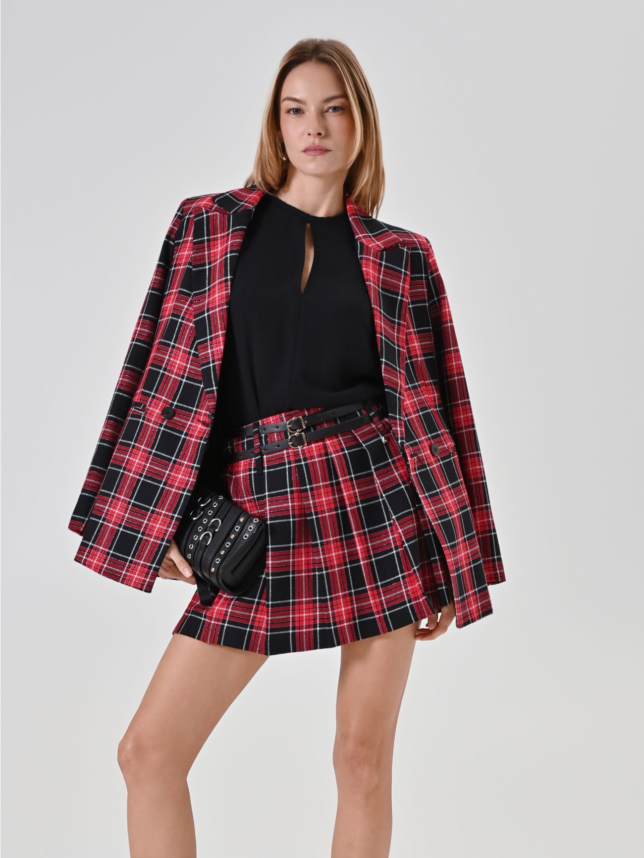 Roter Faltenminirock mit Lurex-Karo sp_e1