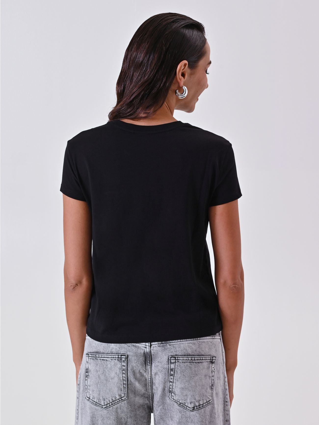 Black T-Shirt with Flowers  det_3