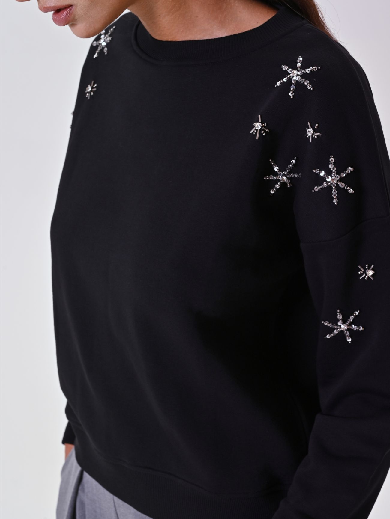 Felpa Nera con Strass in_i5