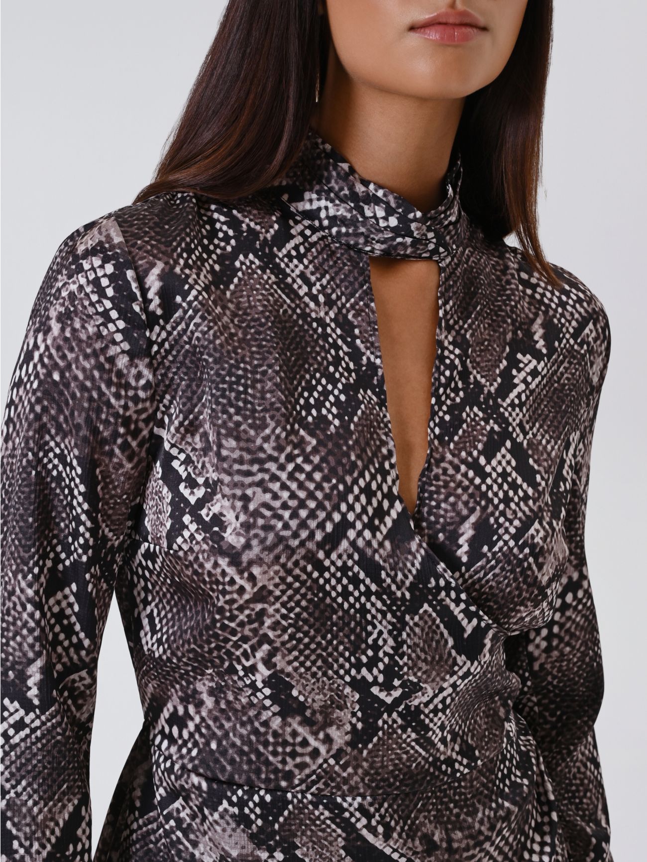 Robe drapée à imprimé python in_i5