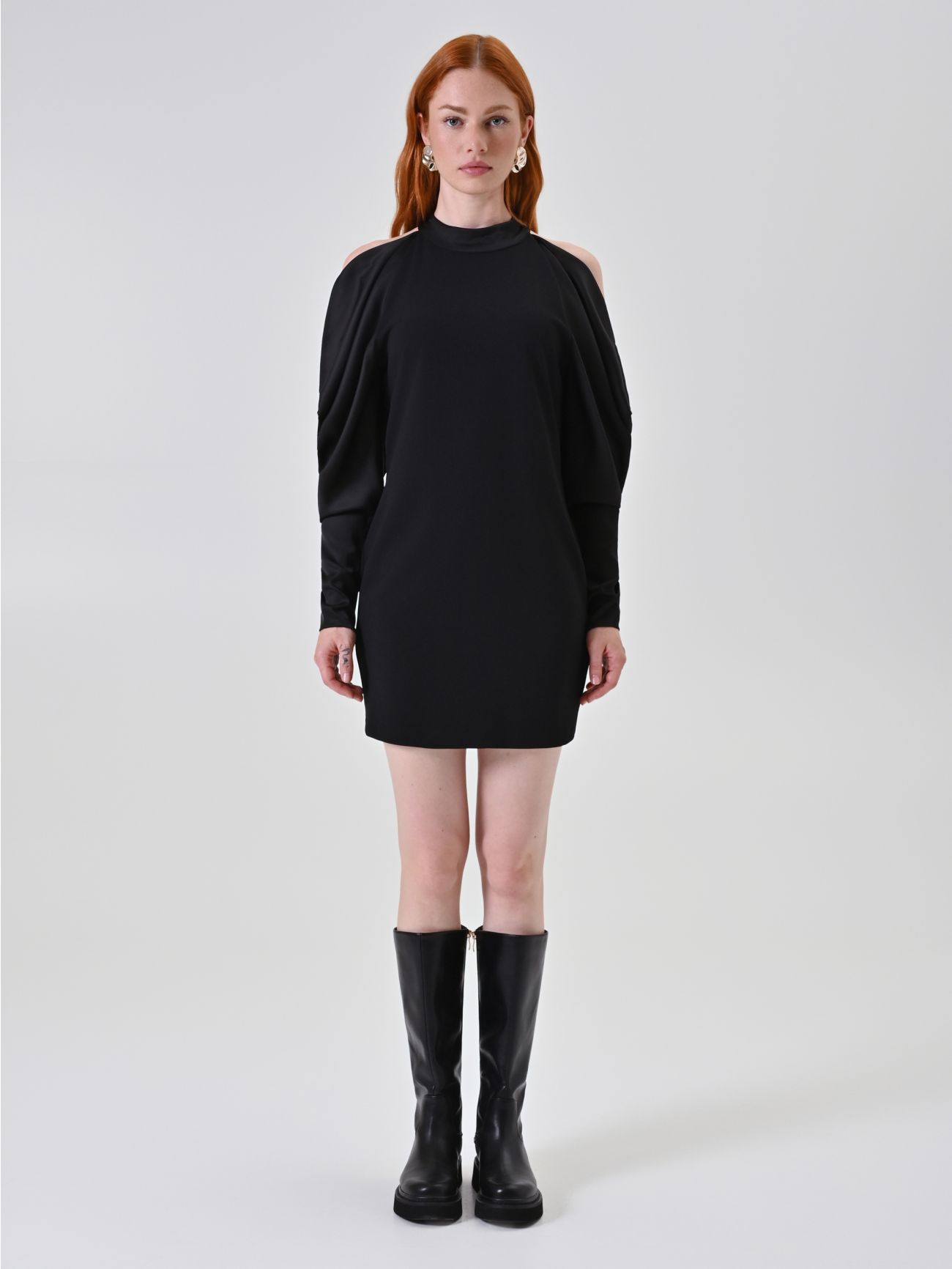 Black Dress with Satin Sleeves det_1