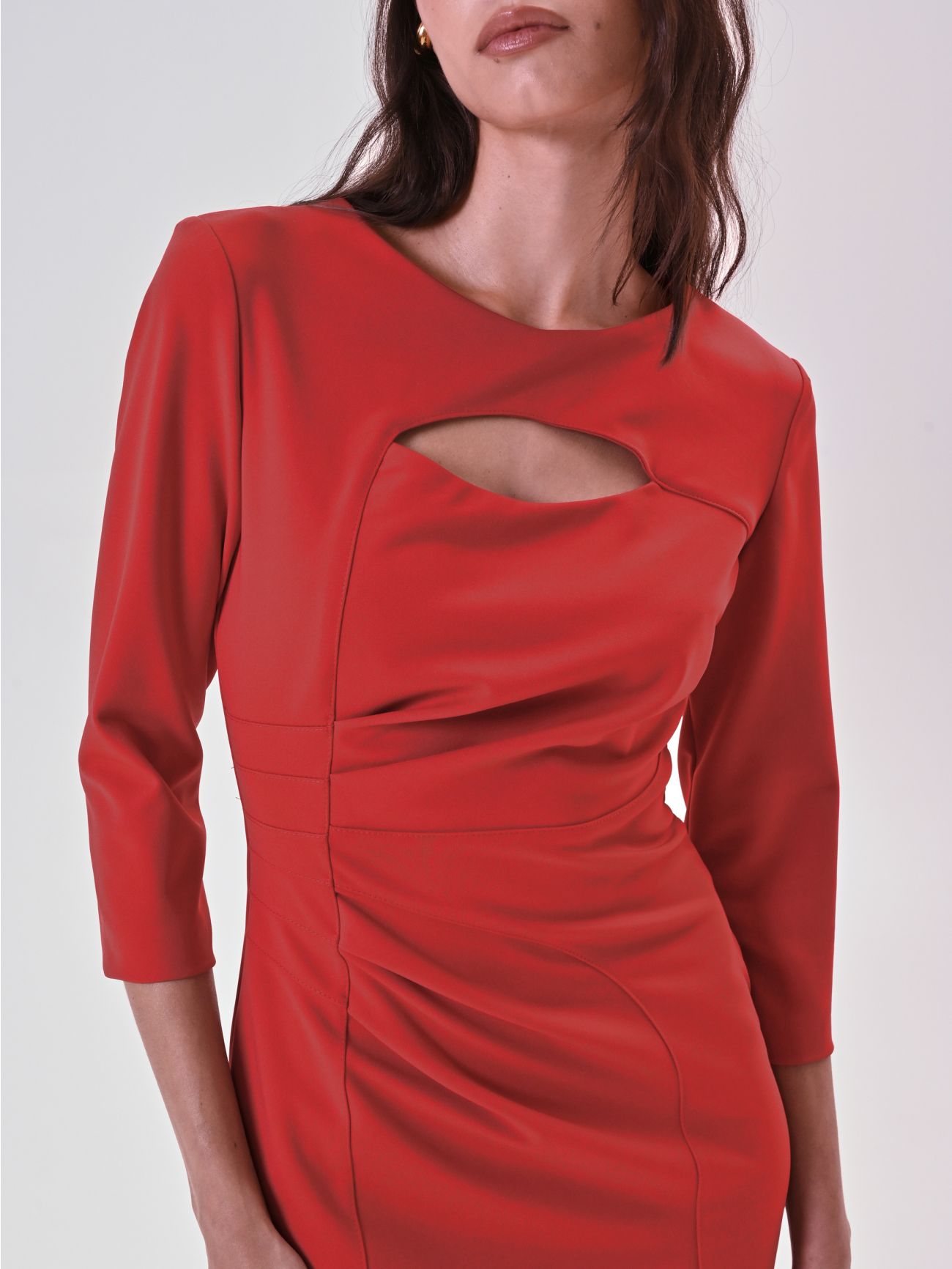 Tubino Rosso in Punto Milano con Dettaglio Cut Out  in_i5