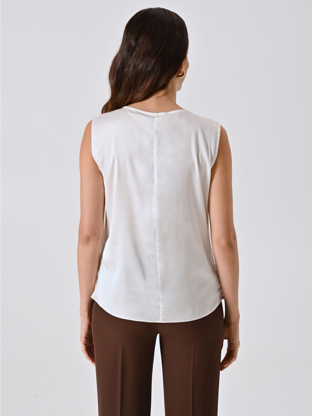 Blusa Beige Chiaro con Piercing Gold det_3