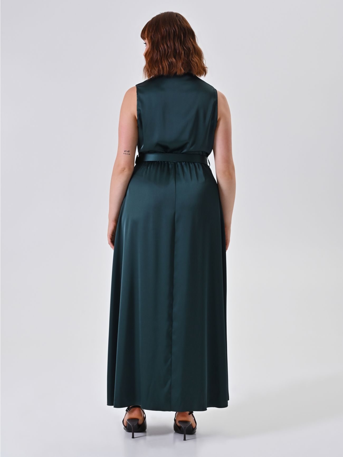 Plus-Size Green Satin Maxi Dress det_3