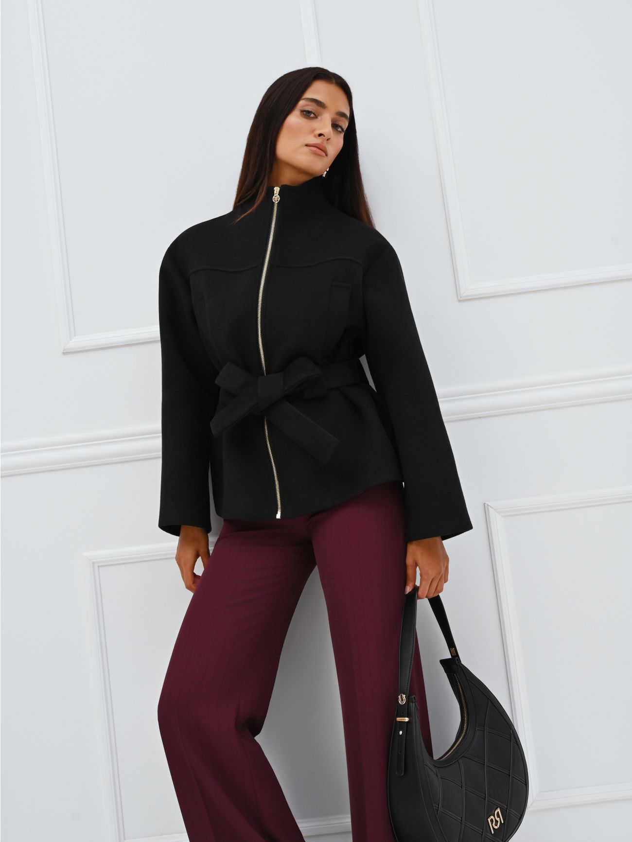 Cappotto Corto Nero con Cintura  Rinascimento