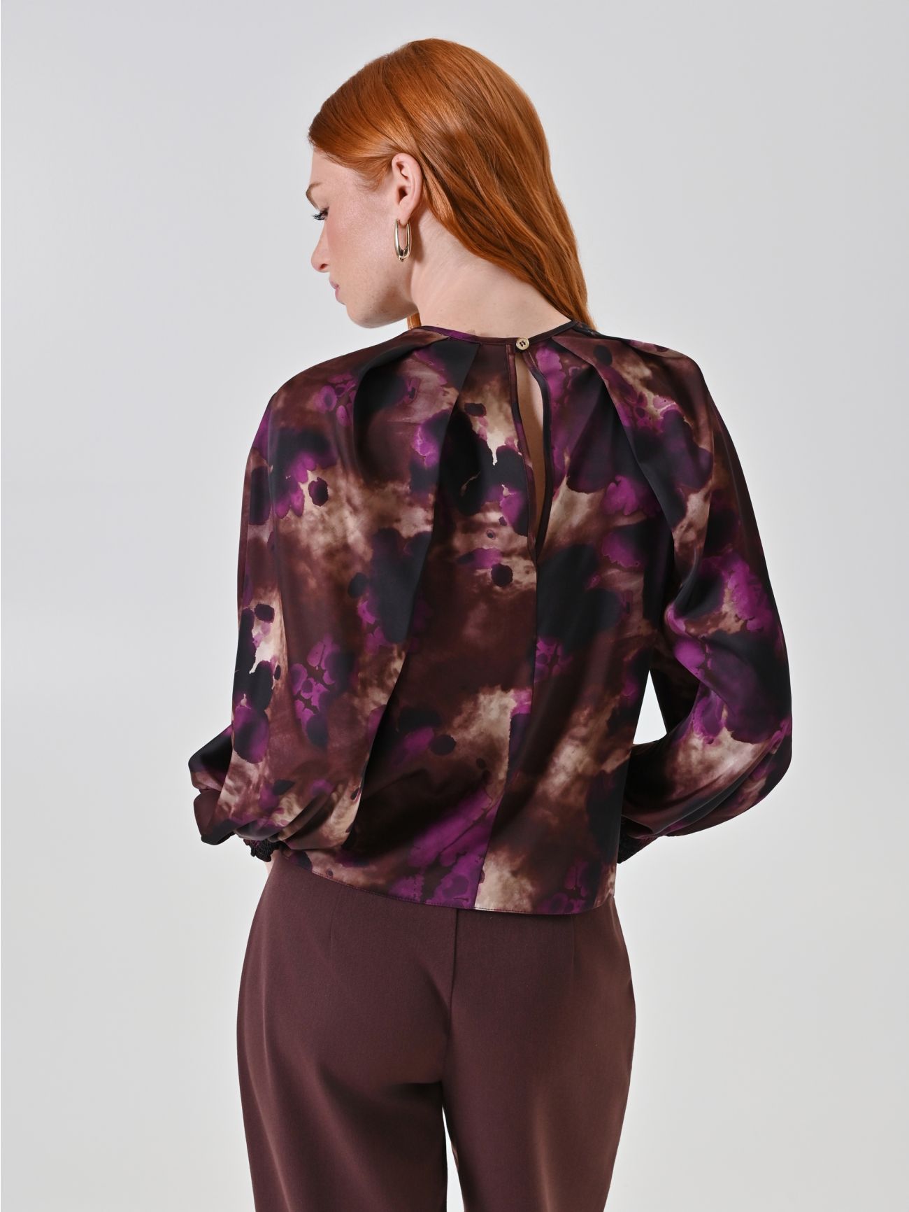Abstract Print Satin Blouse det_3