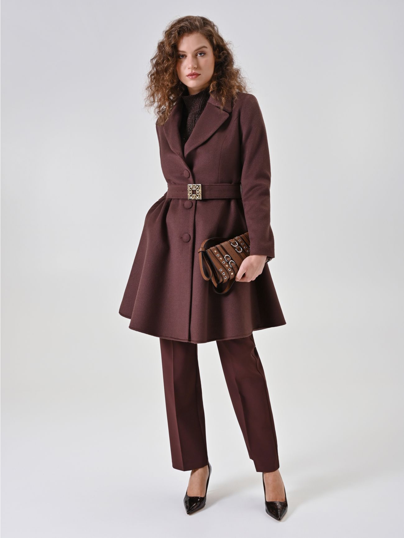 Cappotto Marrone con Bottoni Ricoperti in Misto Viscosa  Rinascimento