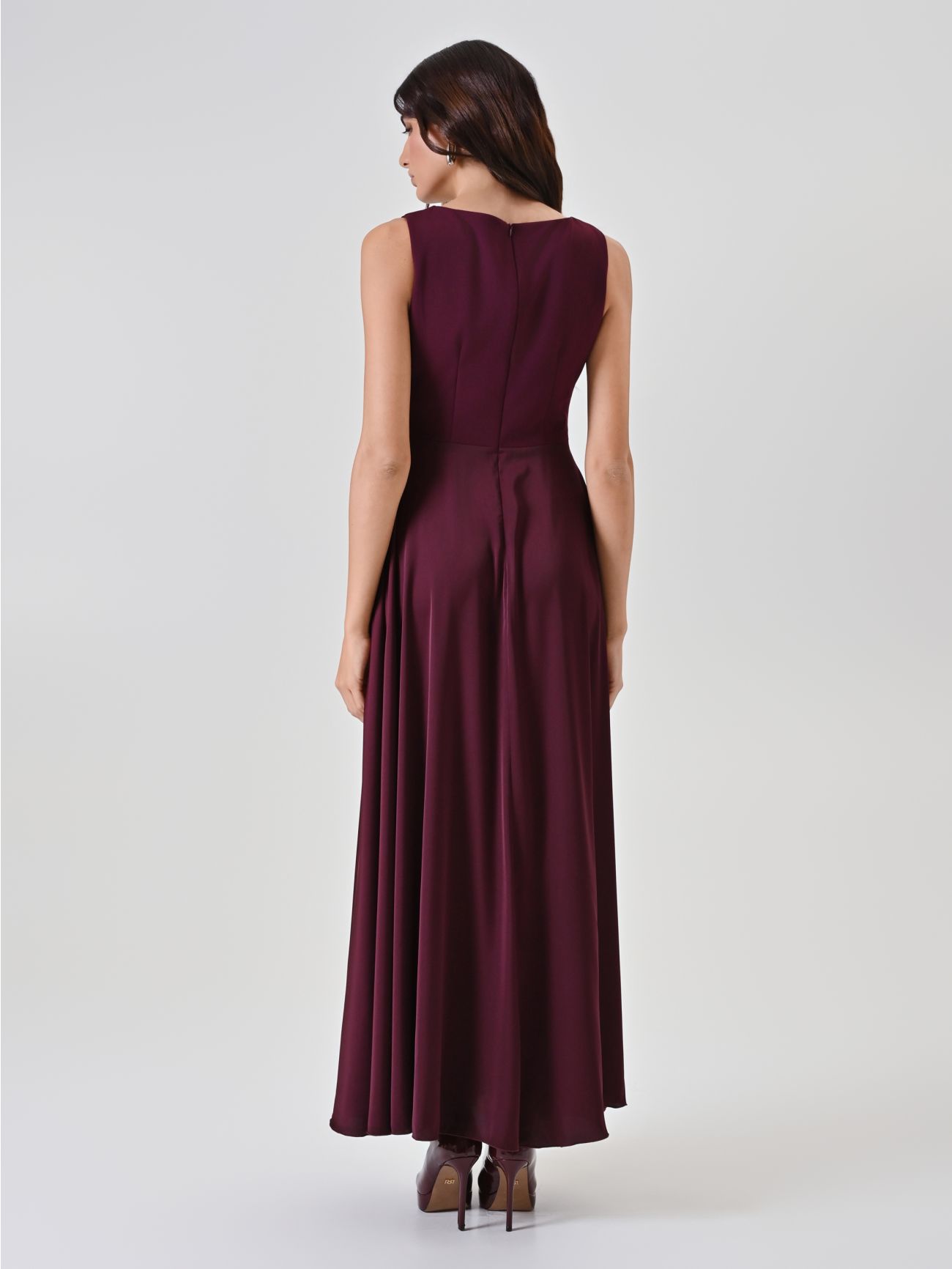 Vestido largo burdeos con aplique joya 2 Rinascimento Vestido largo burdeos con aplique joya det_3