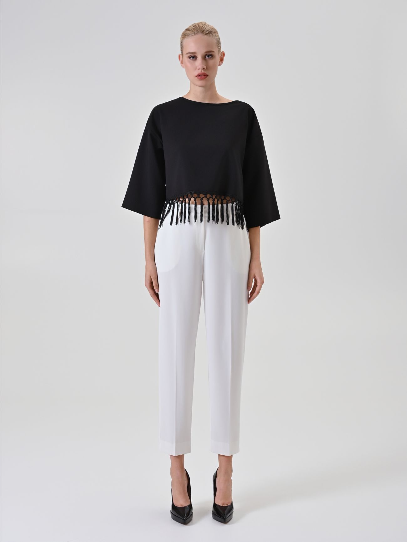 Top noir à passementerie et franges det_1