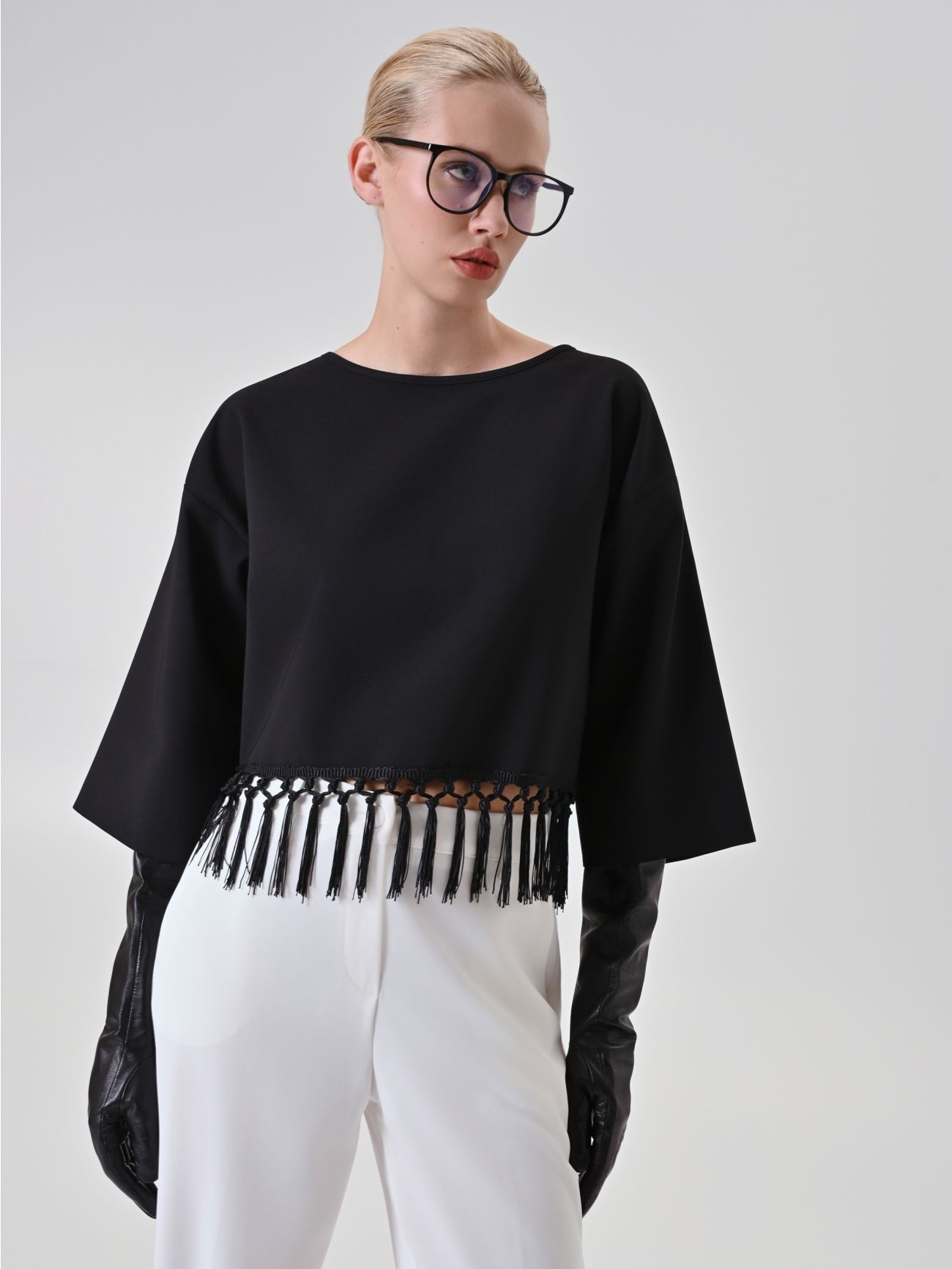 Top noir à passementerie et franges  Rinascimento