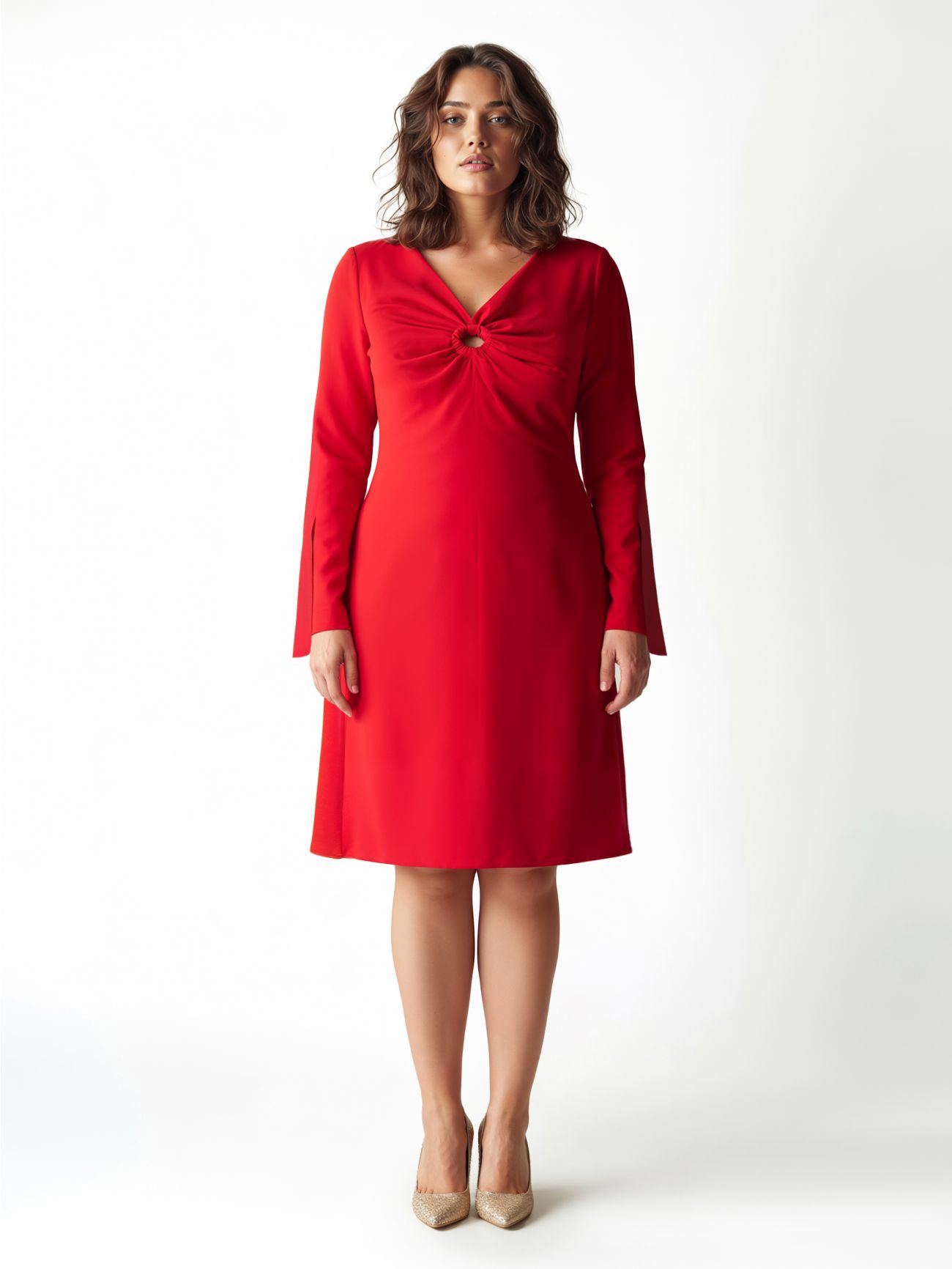 Rotes Curvy-Kleid mit Ringdetail det_1