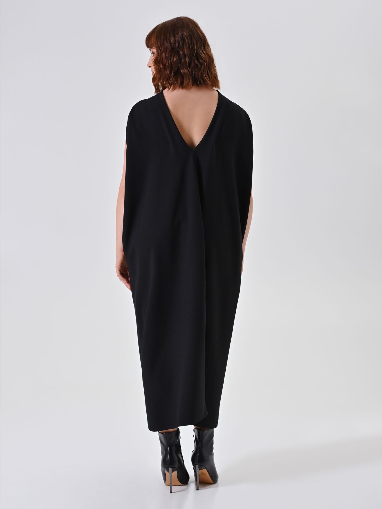 Abito Lungo Curvy Nero 2 Rinascimento Abito Lungo Curvy Nero det_3