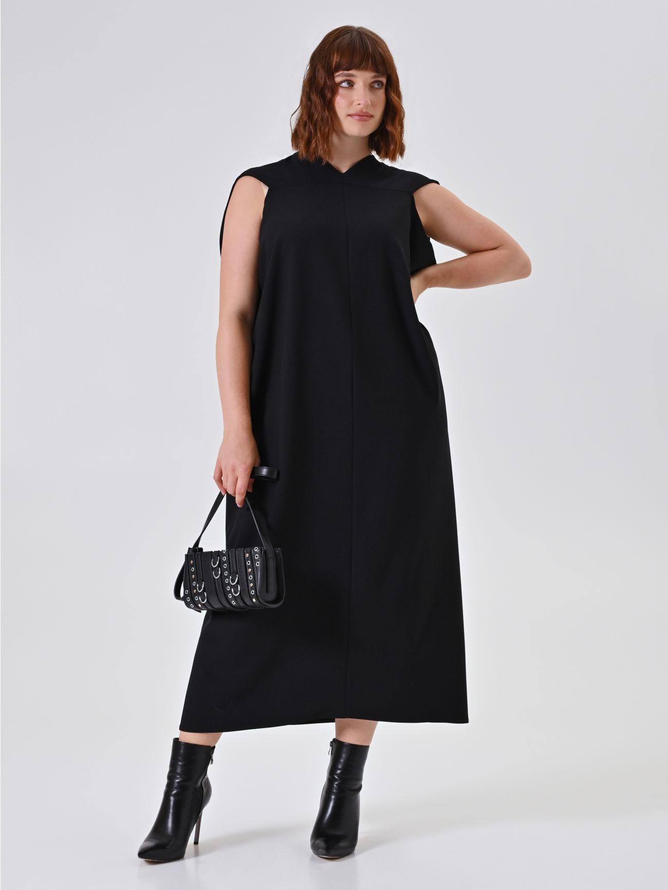 Vestido largo curvy negro  Rinascimento