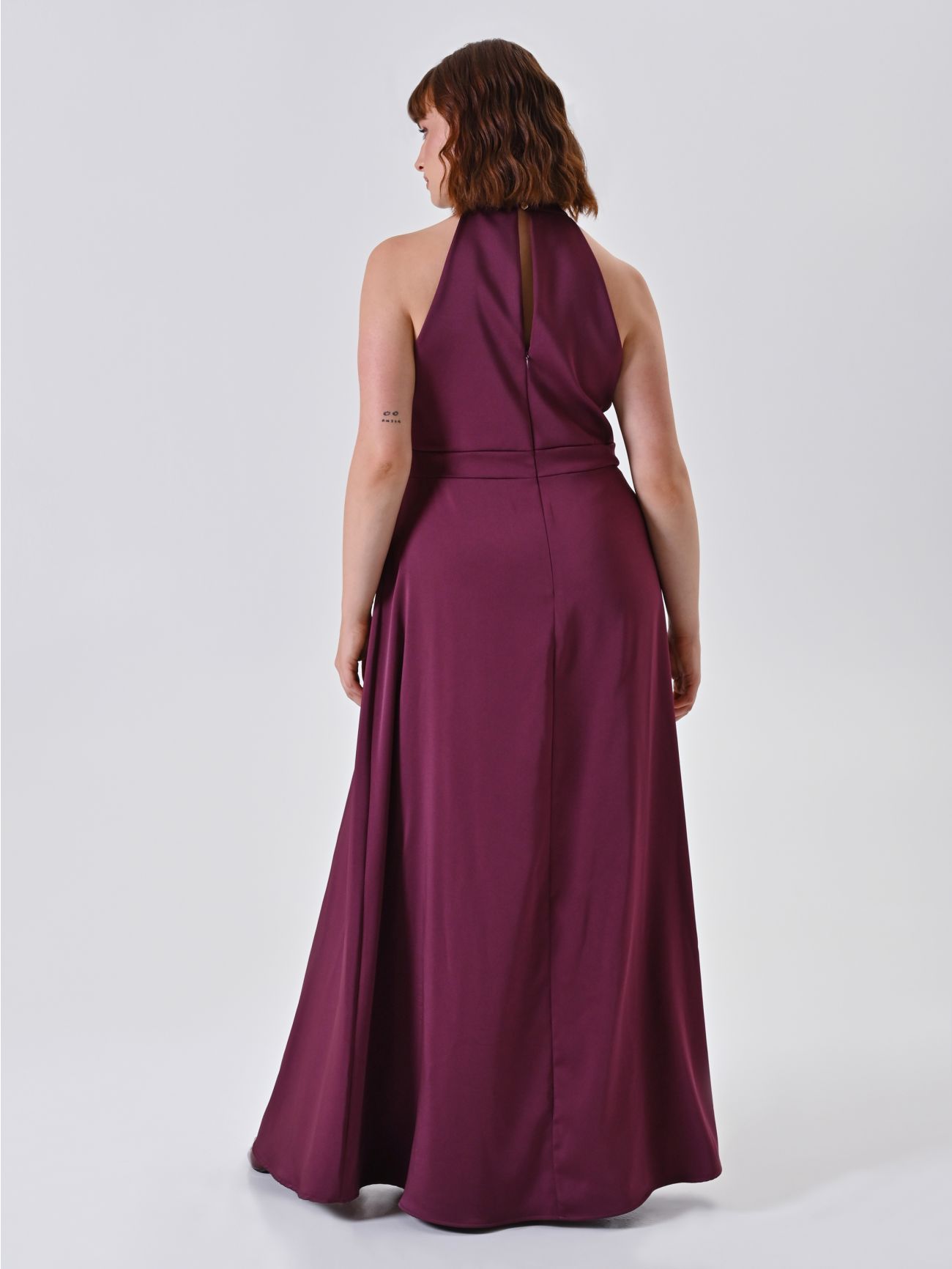Bordeaux Satin Long Curvy Dress det_3