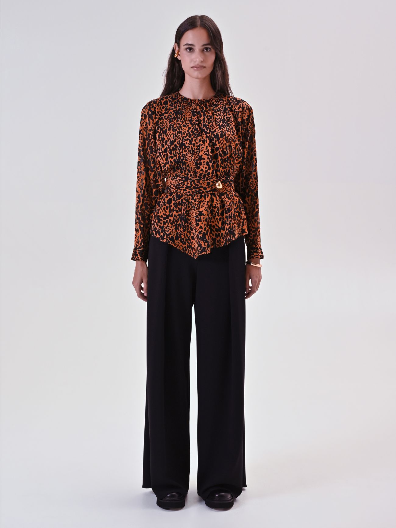 Animal-Print Blouse with Belt det_1