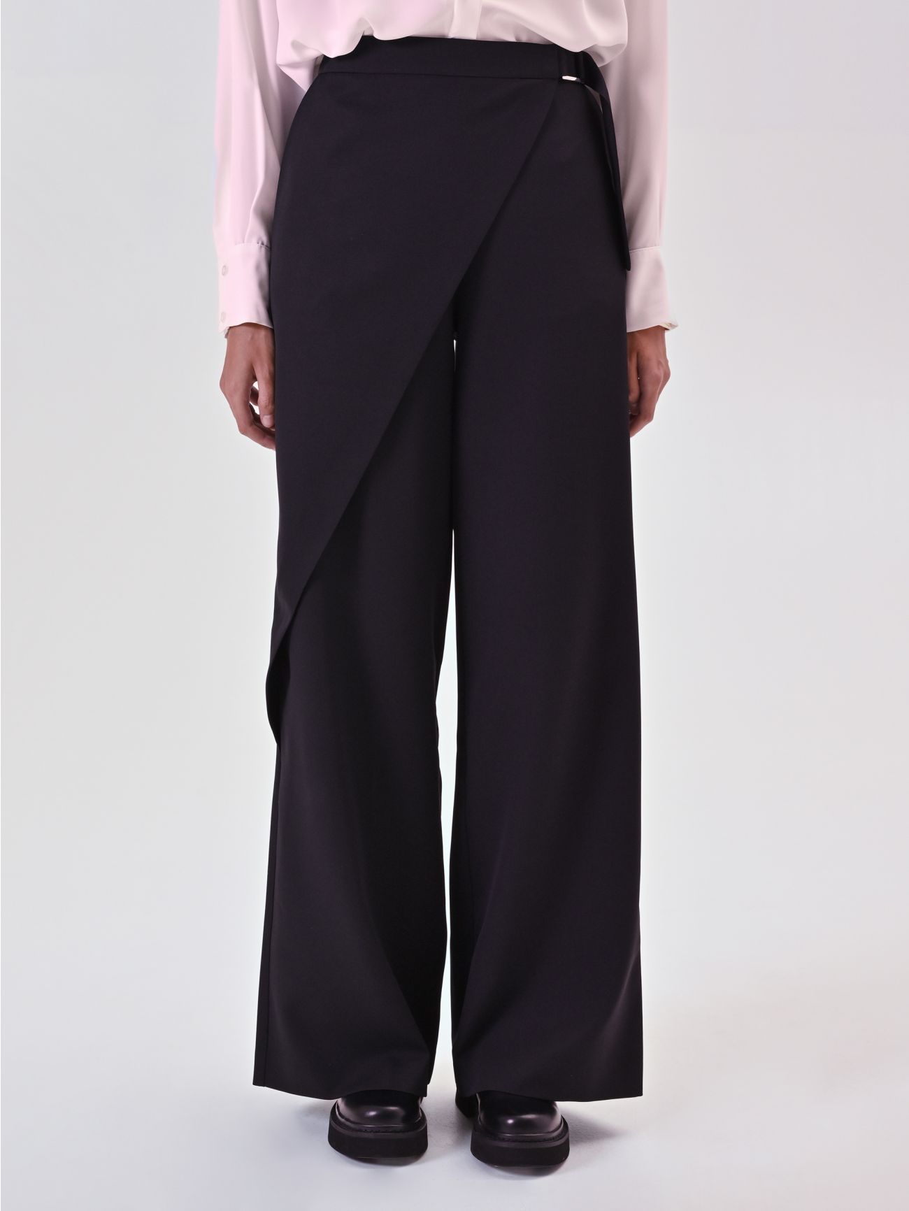 Pantalon noir avec pan et boucle det_2