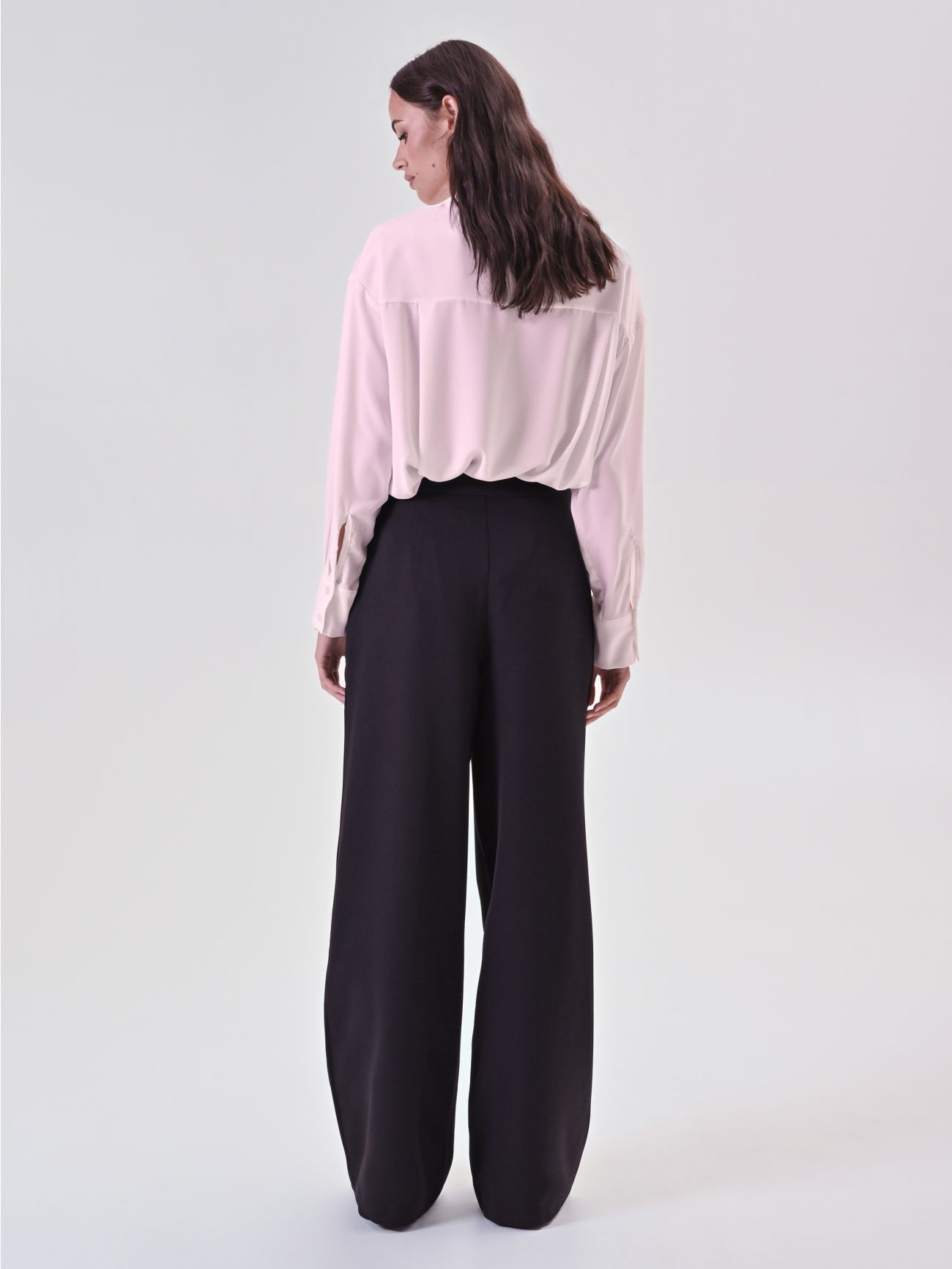 Pantalon noir avec pan et boucle det_3