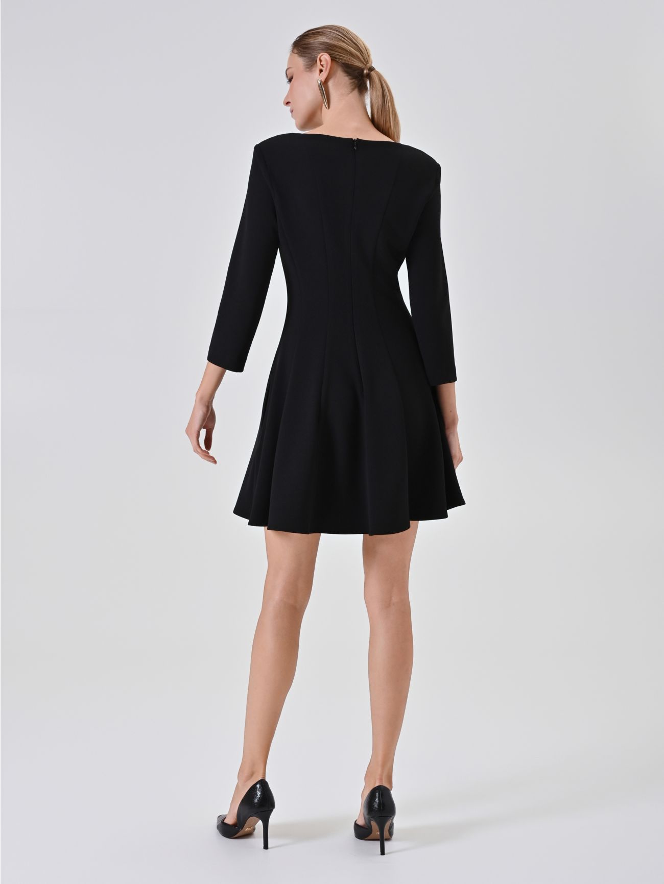 Black Flared Dress det_3