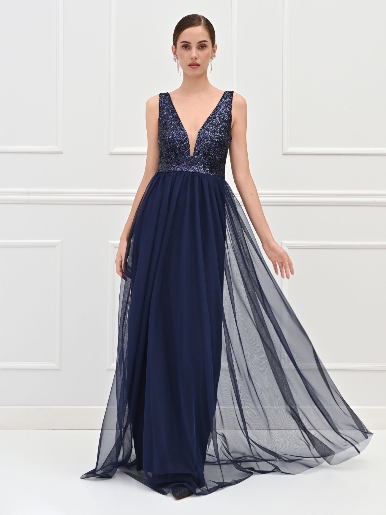 Langes blaues Abendkleid mit Pailletten-Oberteil in_i7