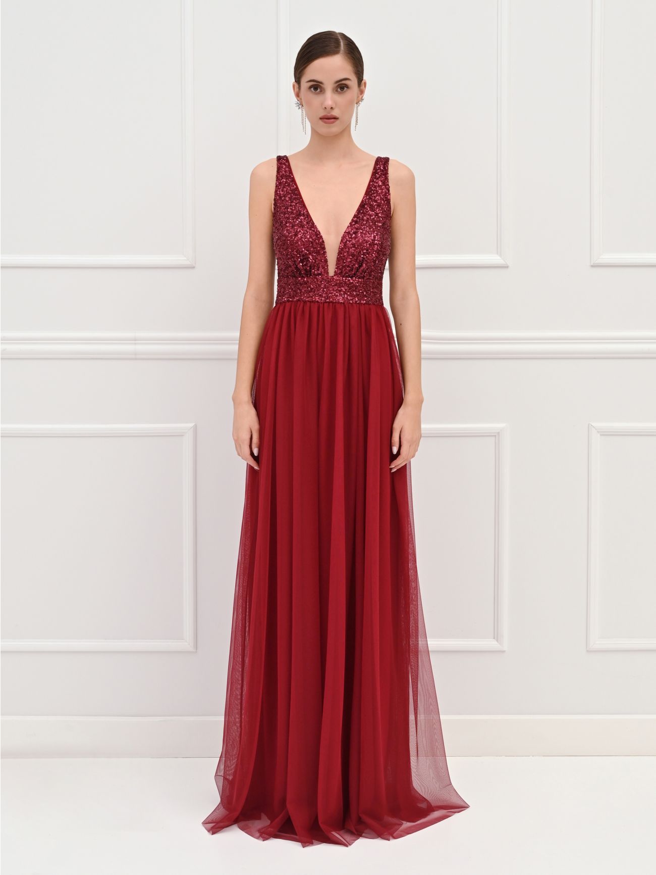 Langes Abendkleid aus Tüll und Pailletten in Bordeauxrot det_1