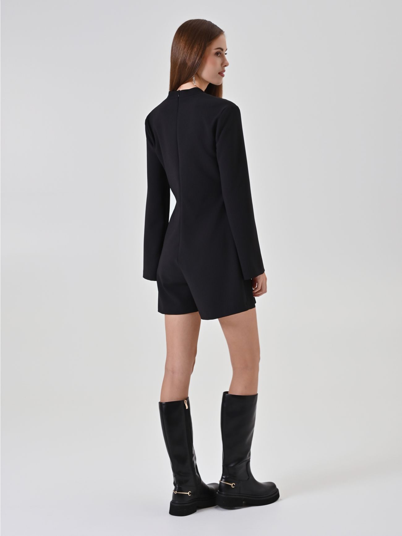 Black blazer jumpsuit with jewel buckle det_3