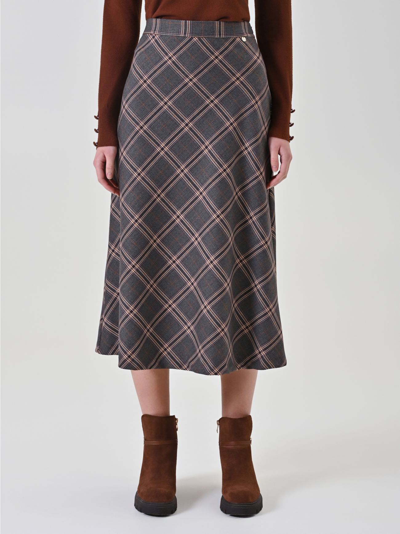 Rozkloszowana spódnica midi w kratę det_2