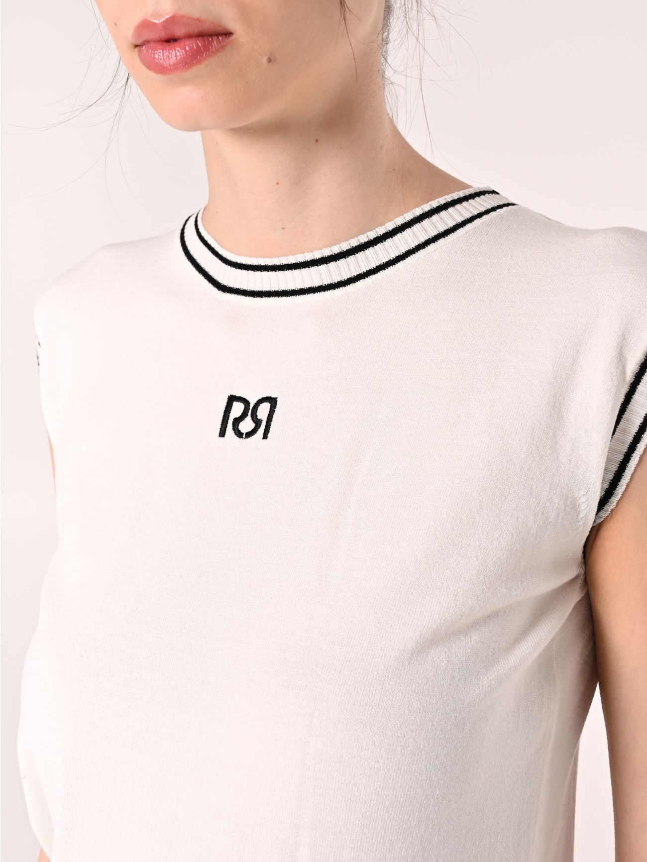 Top en maille noir et blanc in_i5