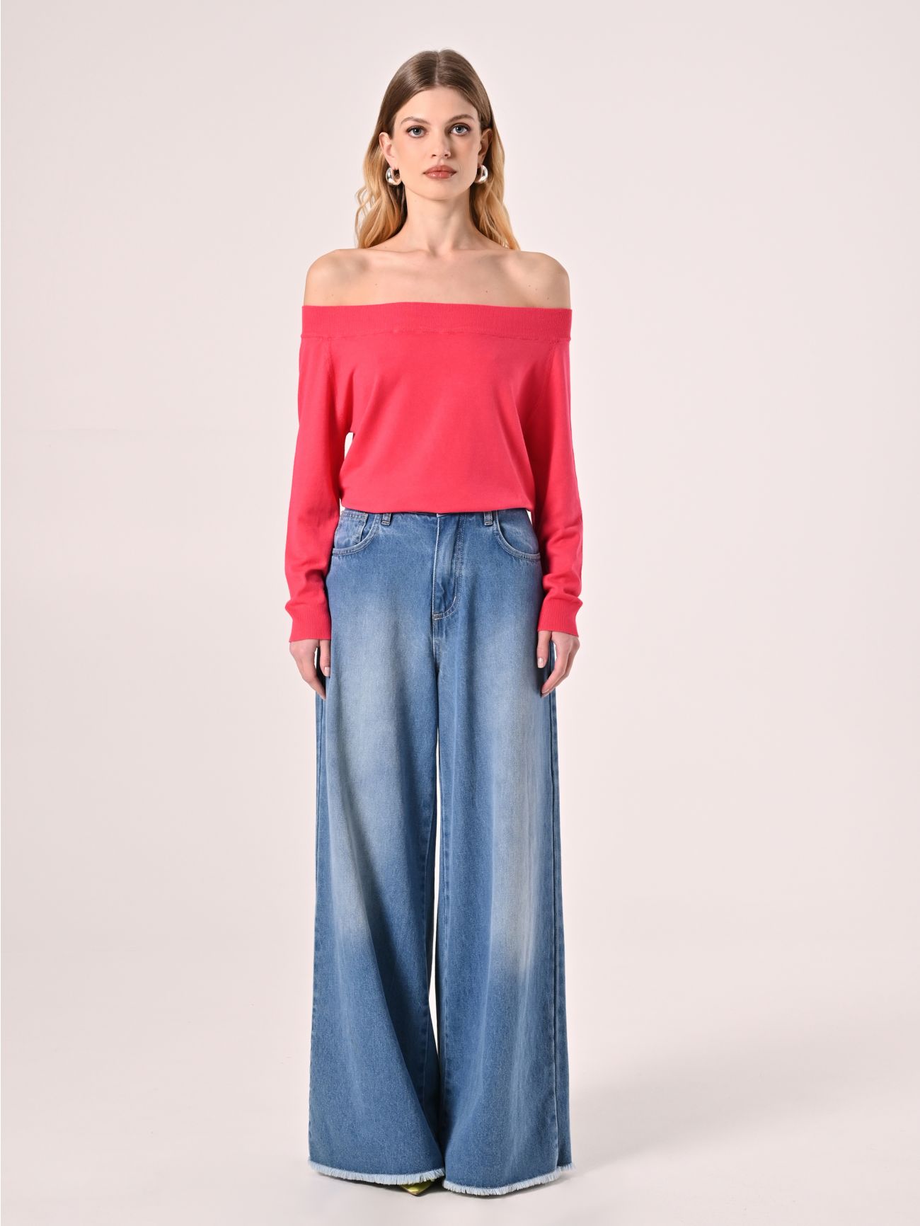 Pull fuchsia à épaule dénudée det_1