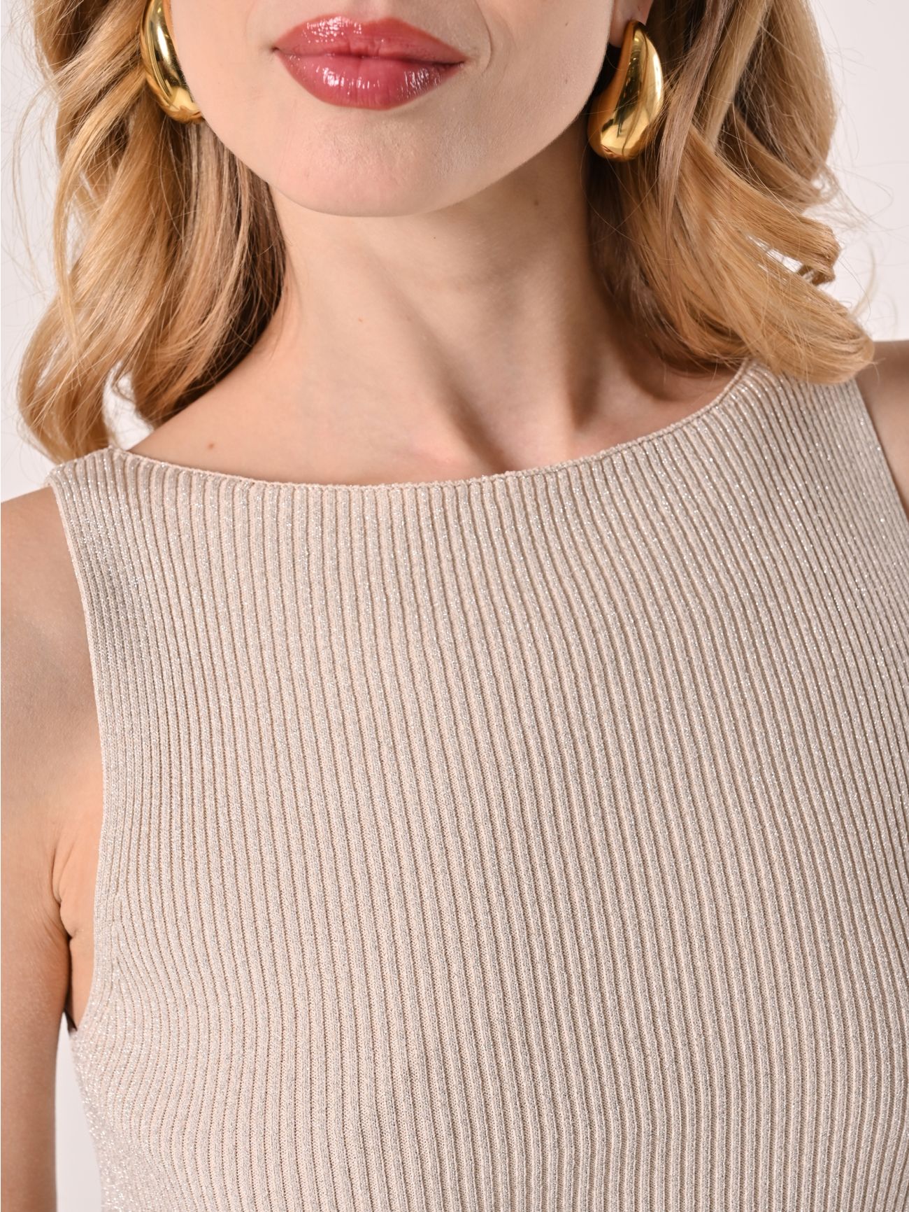 Top beige en maille et lurex in_i5