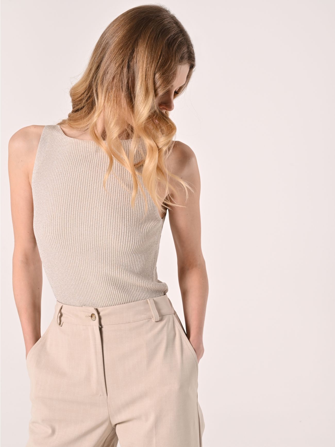 Top beige en maille et lurex in_i7
