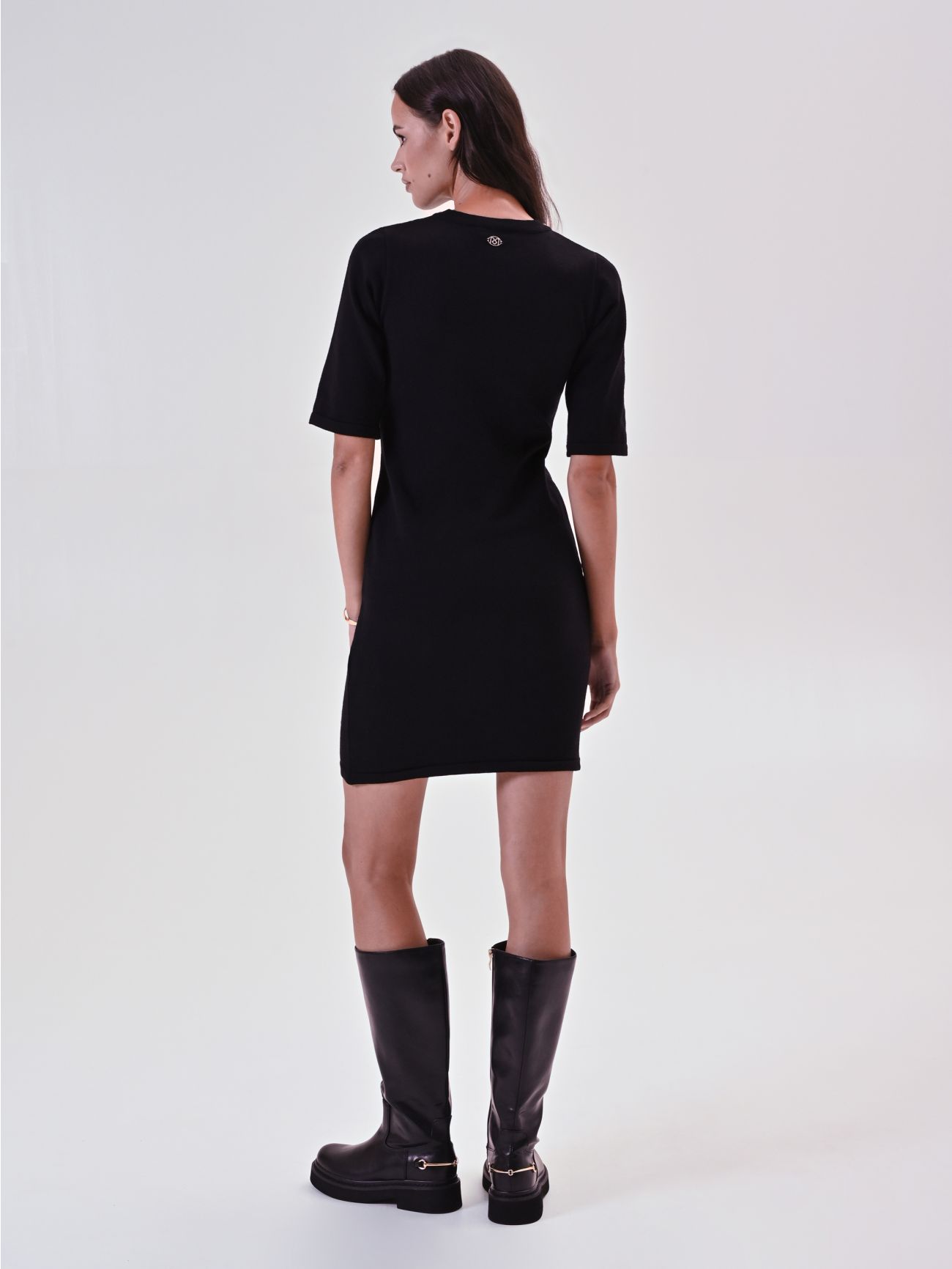 Schwarzes Strickkleid mit Strass det_3