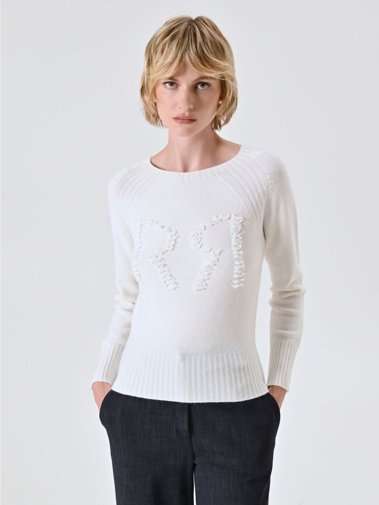 Pullover in Weiß mit RR-Logo in_i7
