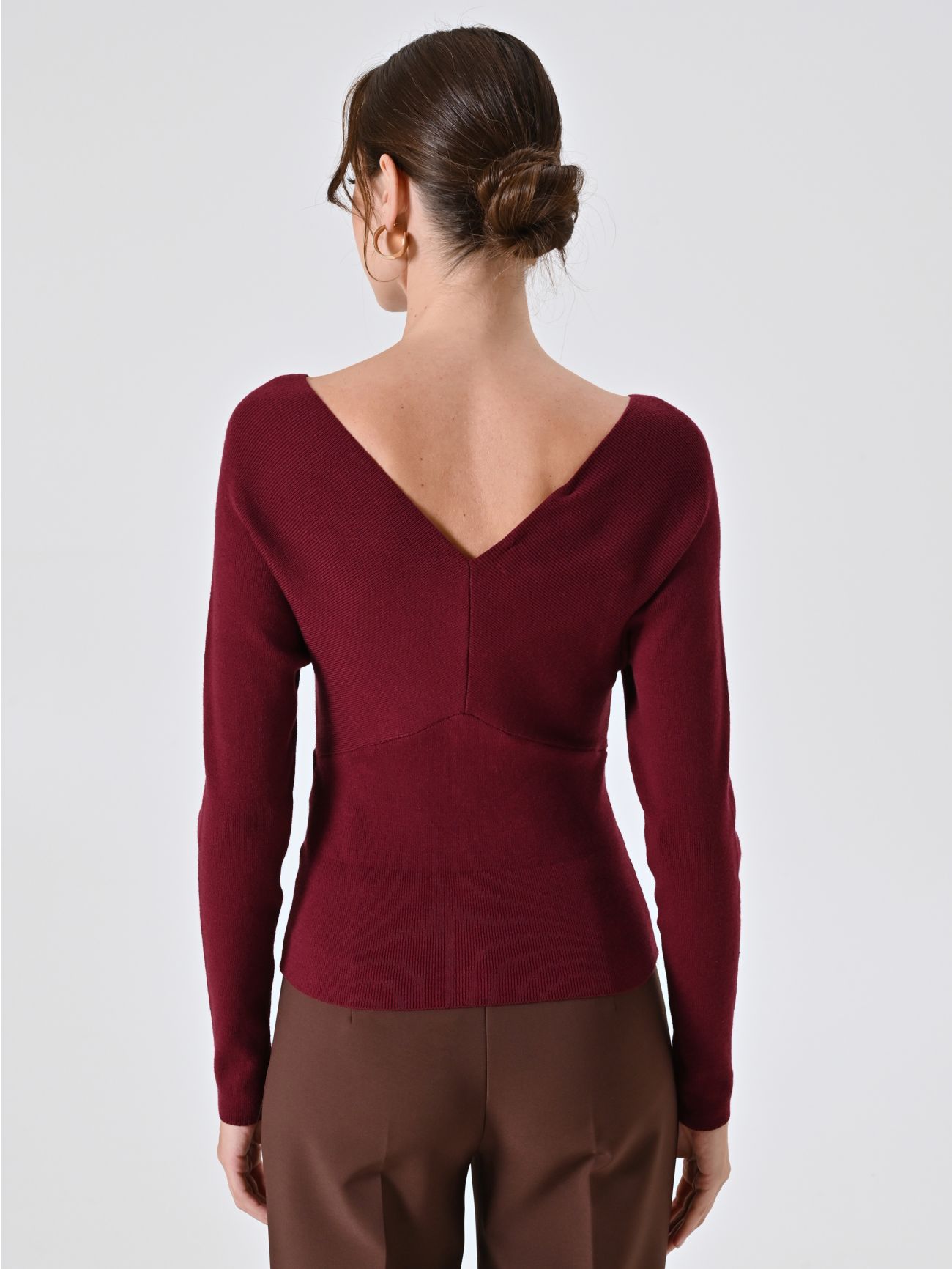 Burgundy V-neck Sweater det_3