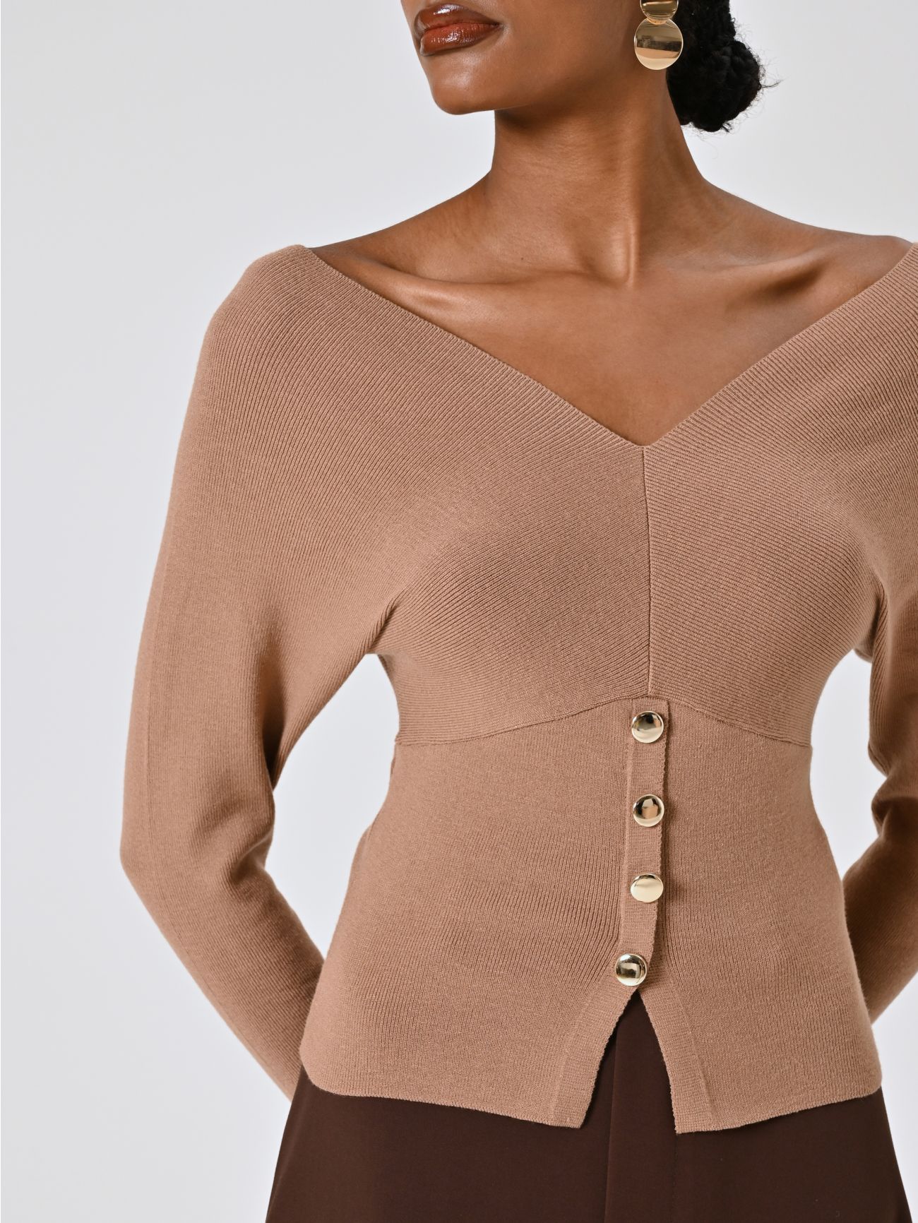Camel V-neck Sweater in_i5
