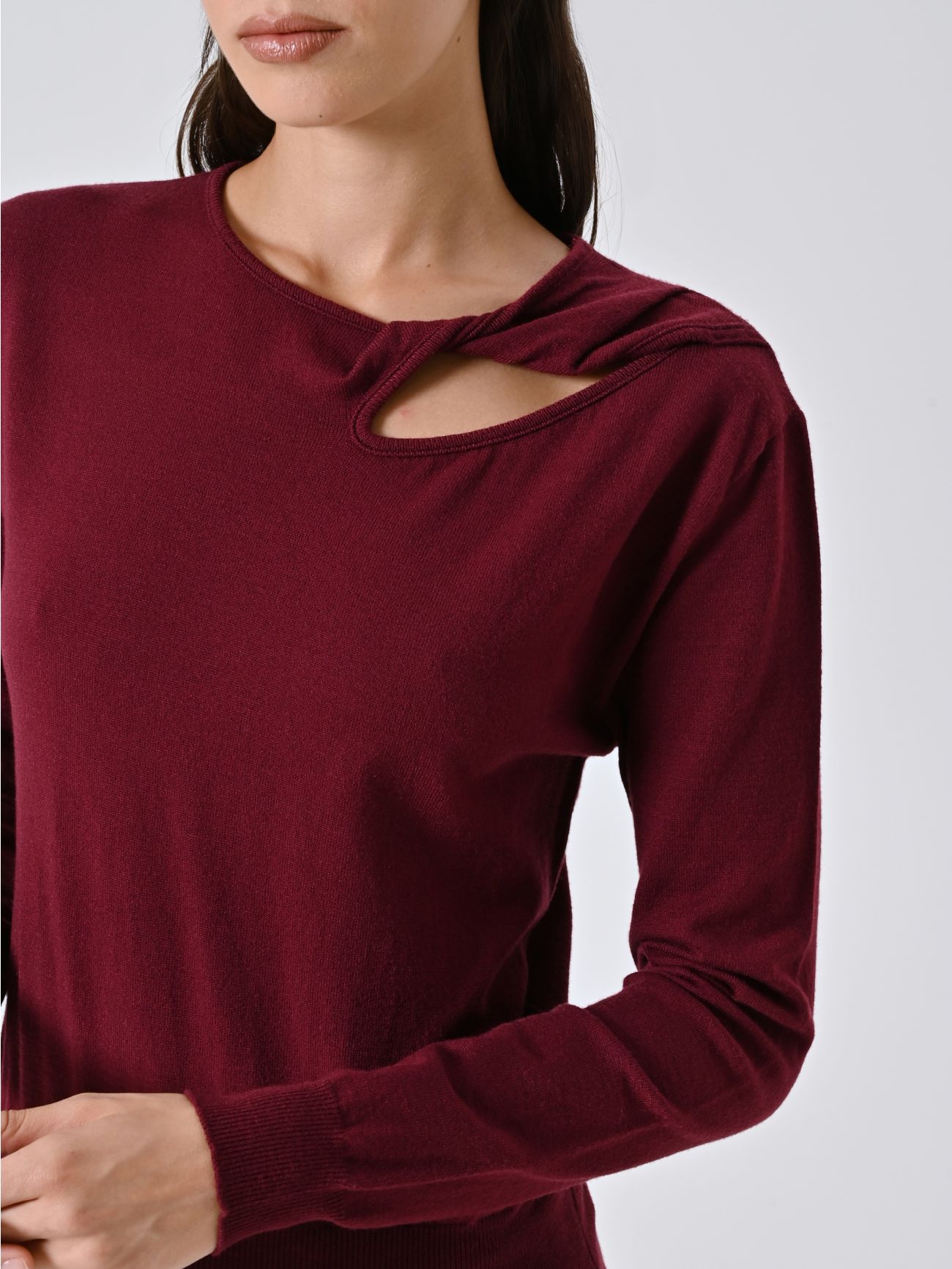 Maglia con Dettaglio Cut Out Bordeaux in_i5