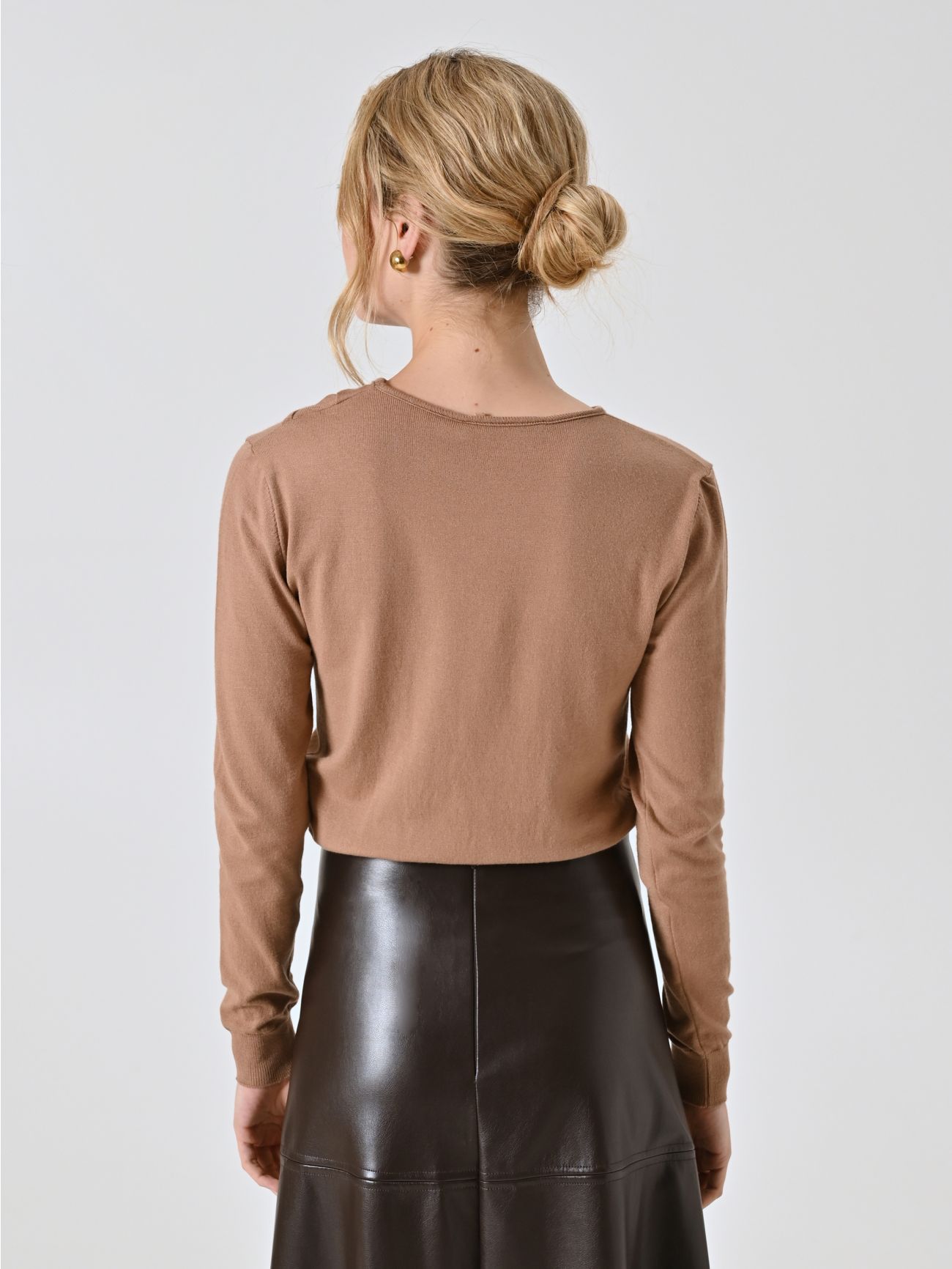 Maglia con Dettaglio Cut Out Cammello det_3