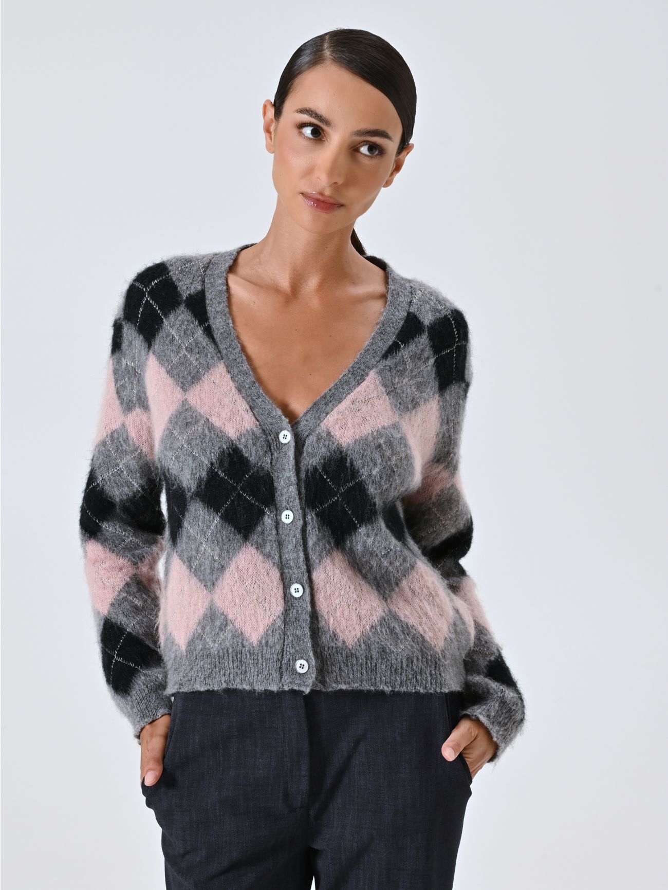 Cárdigan en jacquard suave con patrón de rombos in_i7