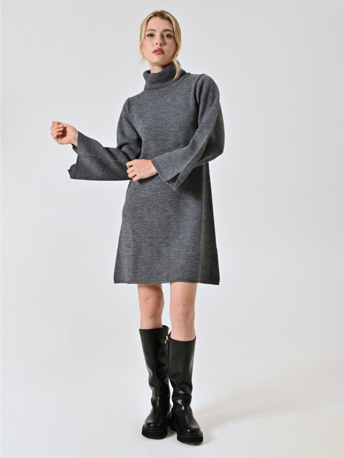 Strickkleid in Dunkelgrau in_i7