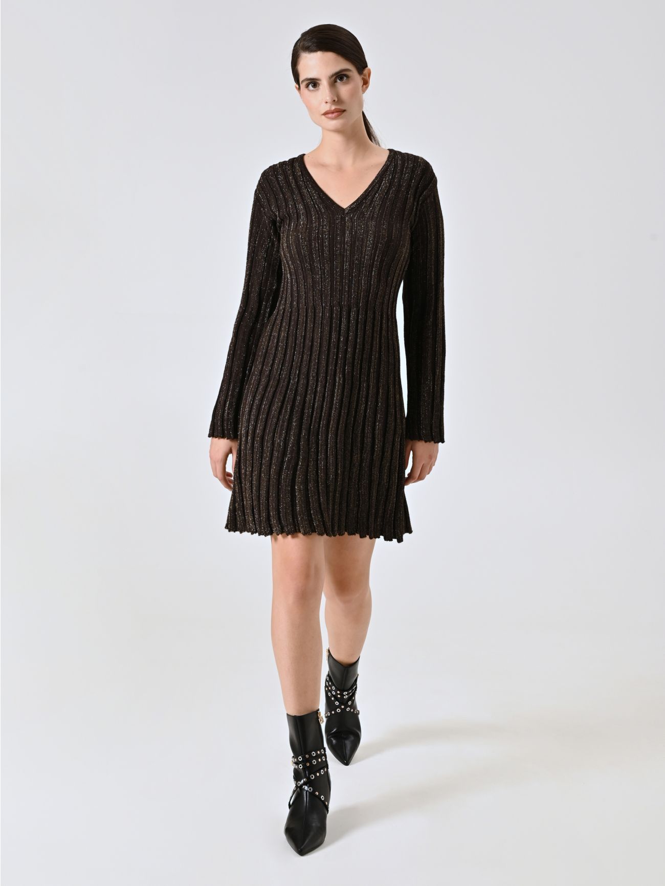 Vestido de punto fino con hilo de lúrex dorado in_i7
