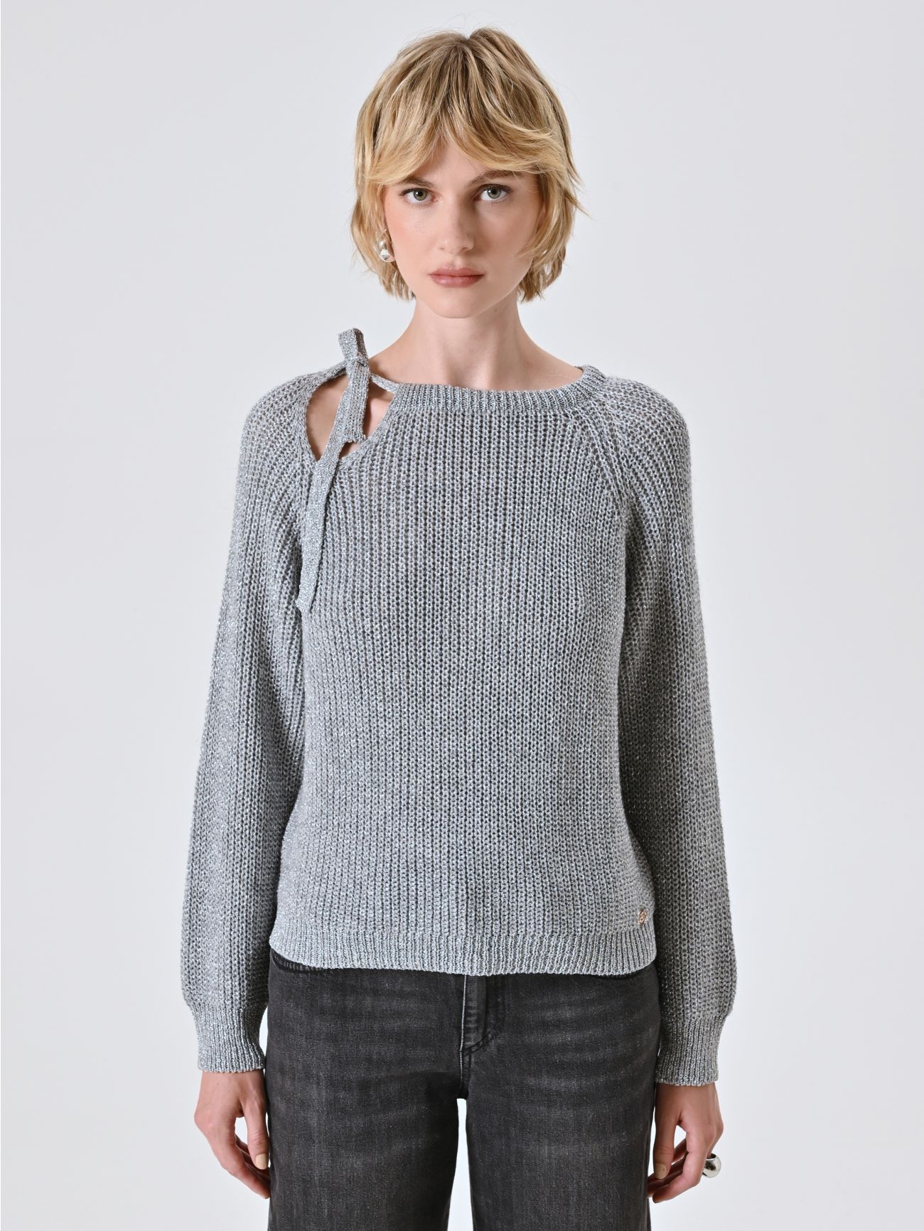 Lurex-Pullover mit Schleife det_2