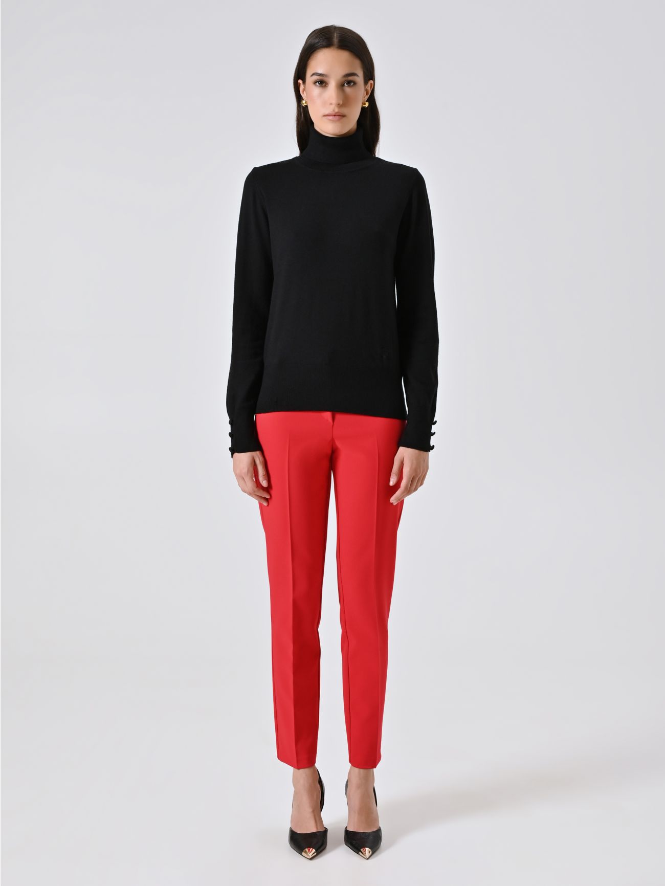 Rollkragenpullover aus schwarzem Strickstoff det_1