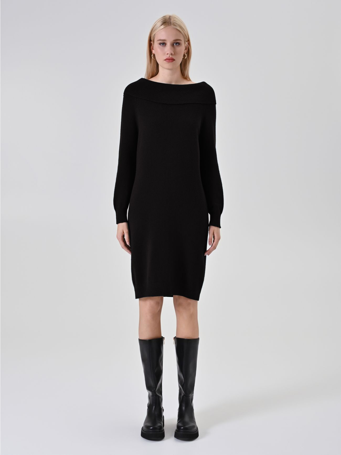 Robe cocon noire en maille det_1