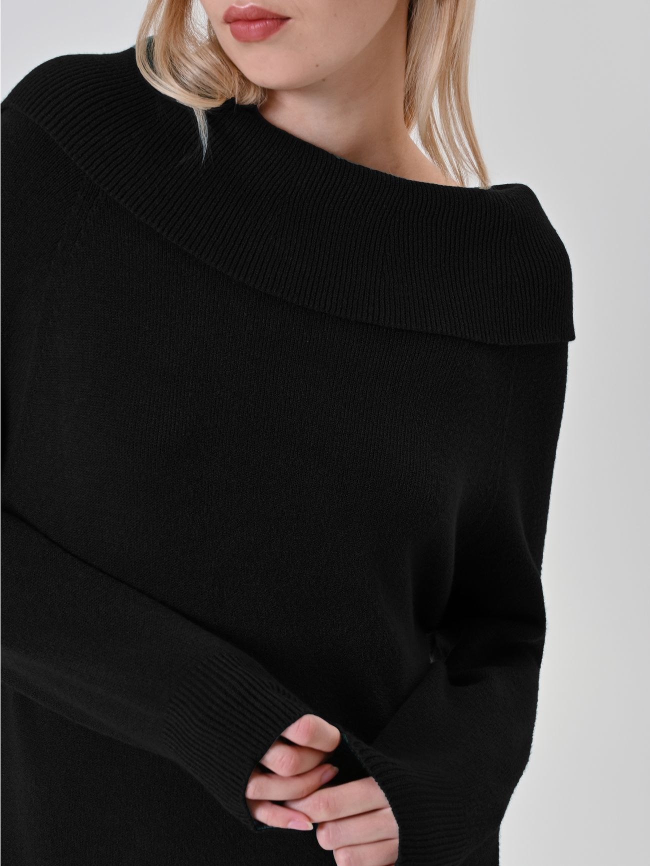 Robe cocon noire en maille in_i5