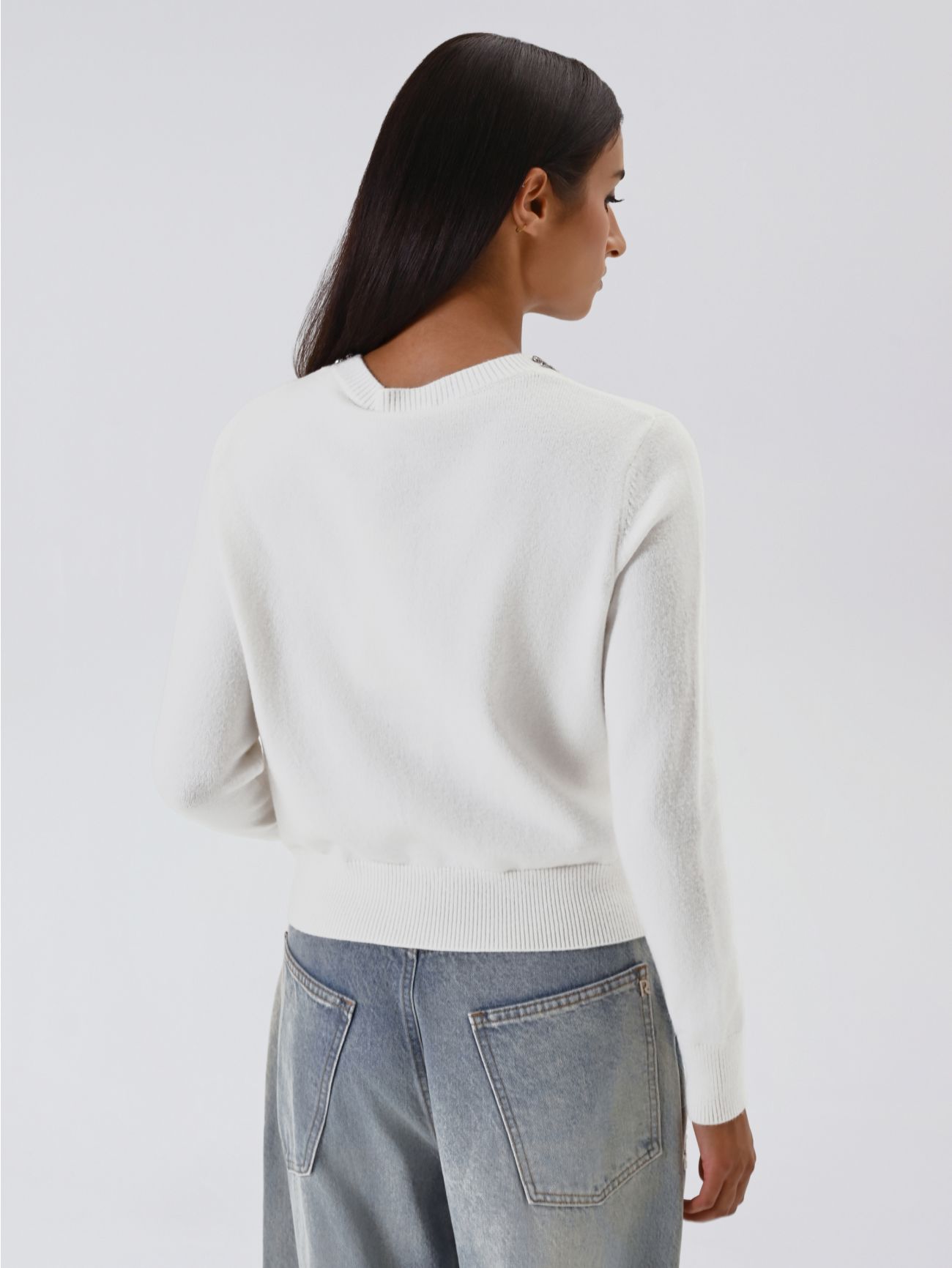 Cardigan duveteux blanc orné de pierres det_3