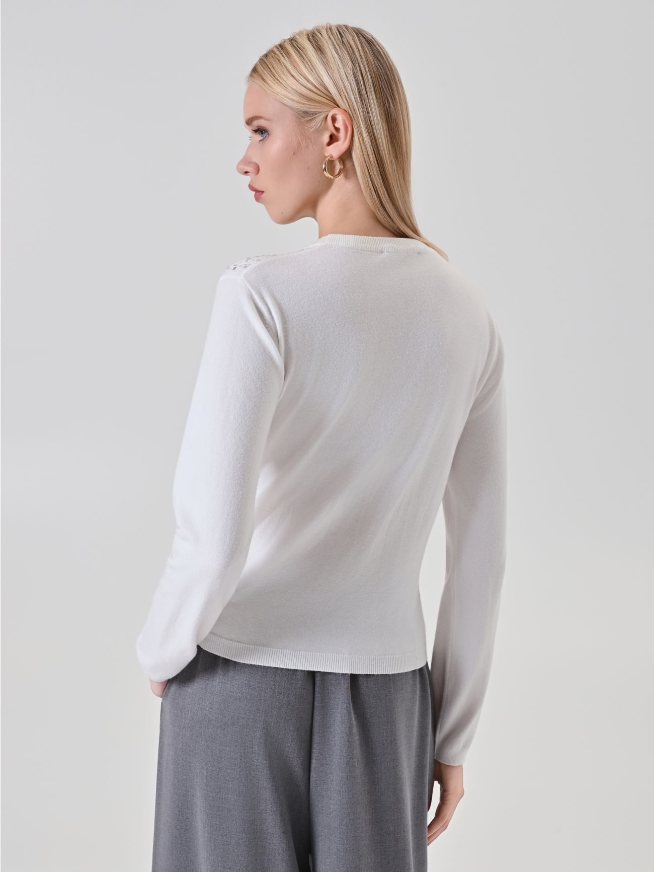 Jersey color crema con lentejuelas en degradado det_3