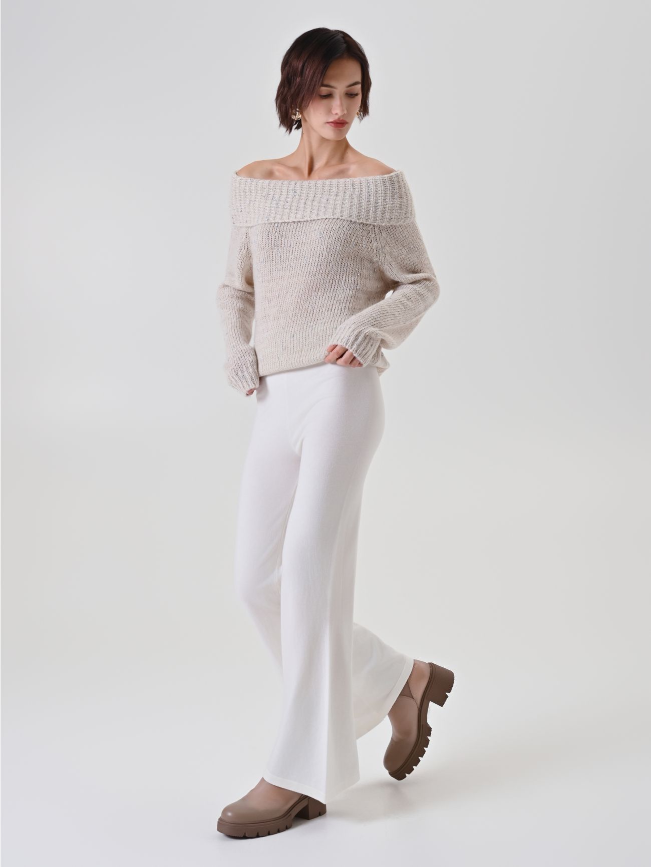 Cream Knit Trousers in_i7